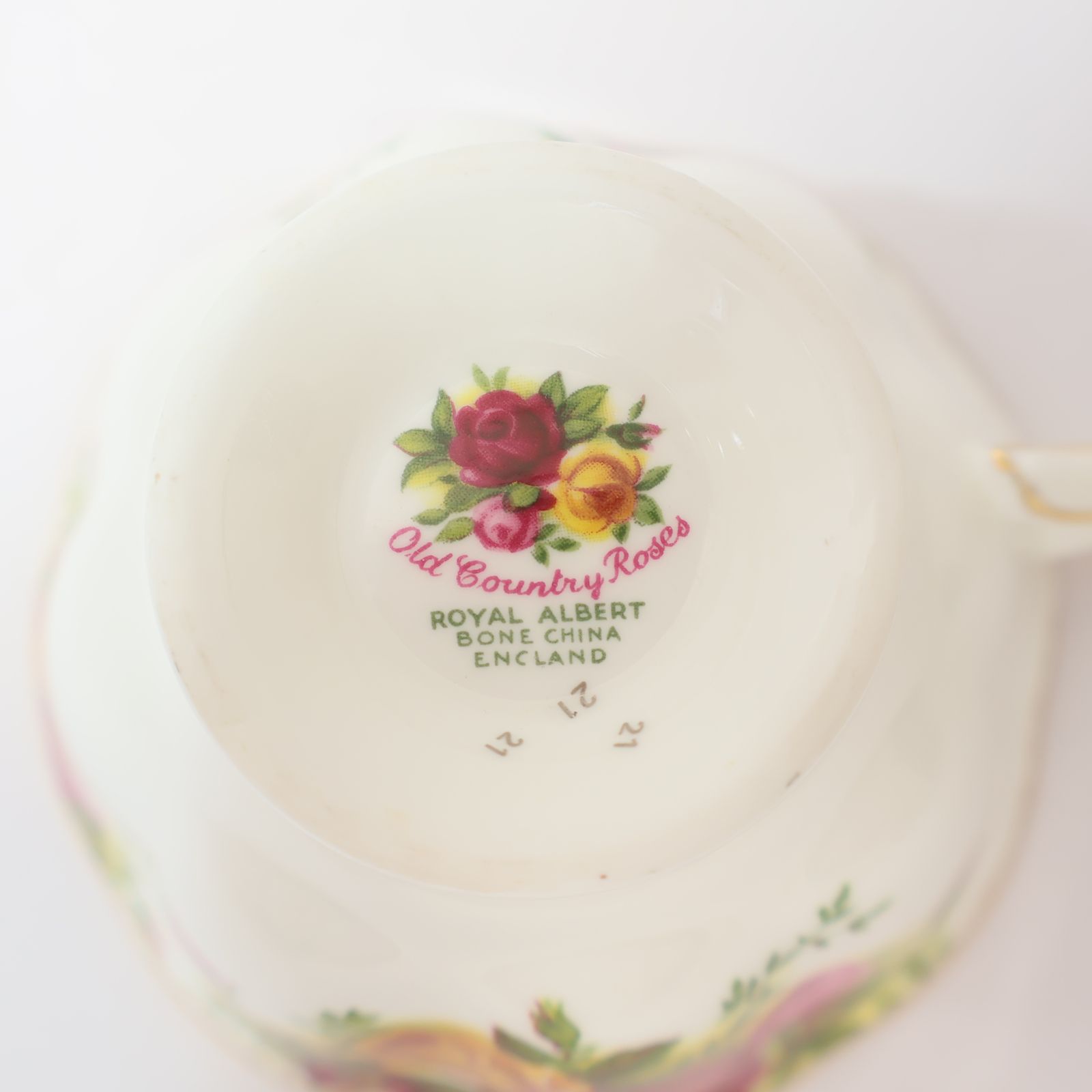 ss5867　ロイヤルアルバート　カップ＆ソーサー　2客セット　オールドカントリーローズ　 　Old Country Roses　C/S　洋食器　陶磁器　コレクション　花柄　ティーカップ　紅茶　コーヒー　珈琲　お茶会 ロイヤルアルバート オールドカントリーローズ カップ＆ソーサー2客