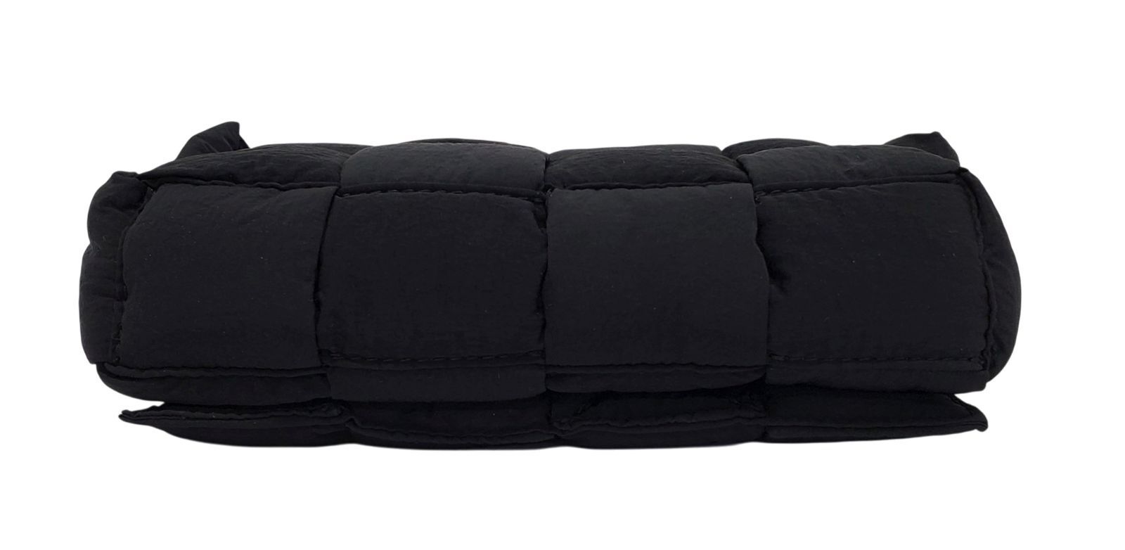 G561◇極美品【ボッテガヴェネタ】マキシイントレ パデットテック