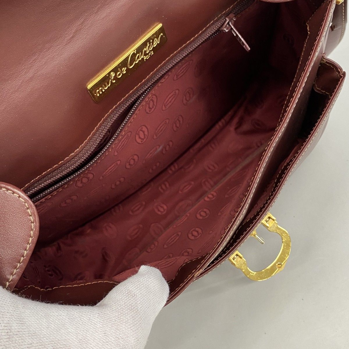 【6db1304】カルティエ ショルダーバッグ マスト レザー ボルドー ゴールド金具【中古】レディース Cartier（カルティエ） 【6db2147】カルティエ ショルダーバッグ