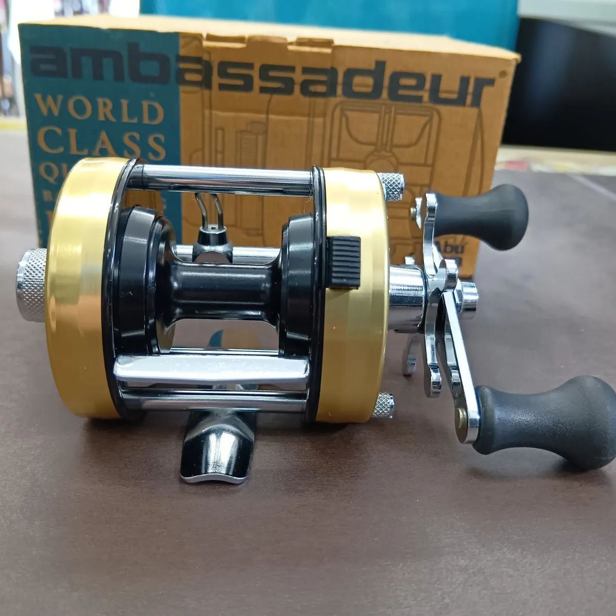 大宮宮原店 併売】アブガルシア アンバサダー 2500CI 060006