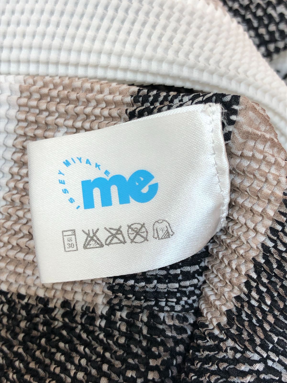 177☆me ISSEY MIYAKE ミー イッセイミヤケ☆フレンチスリーブ