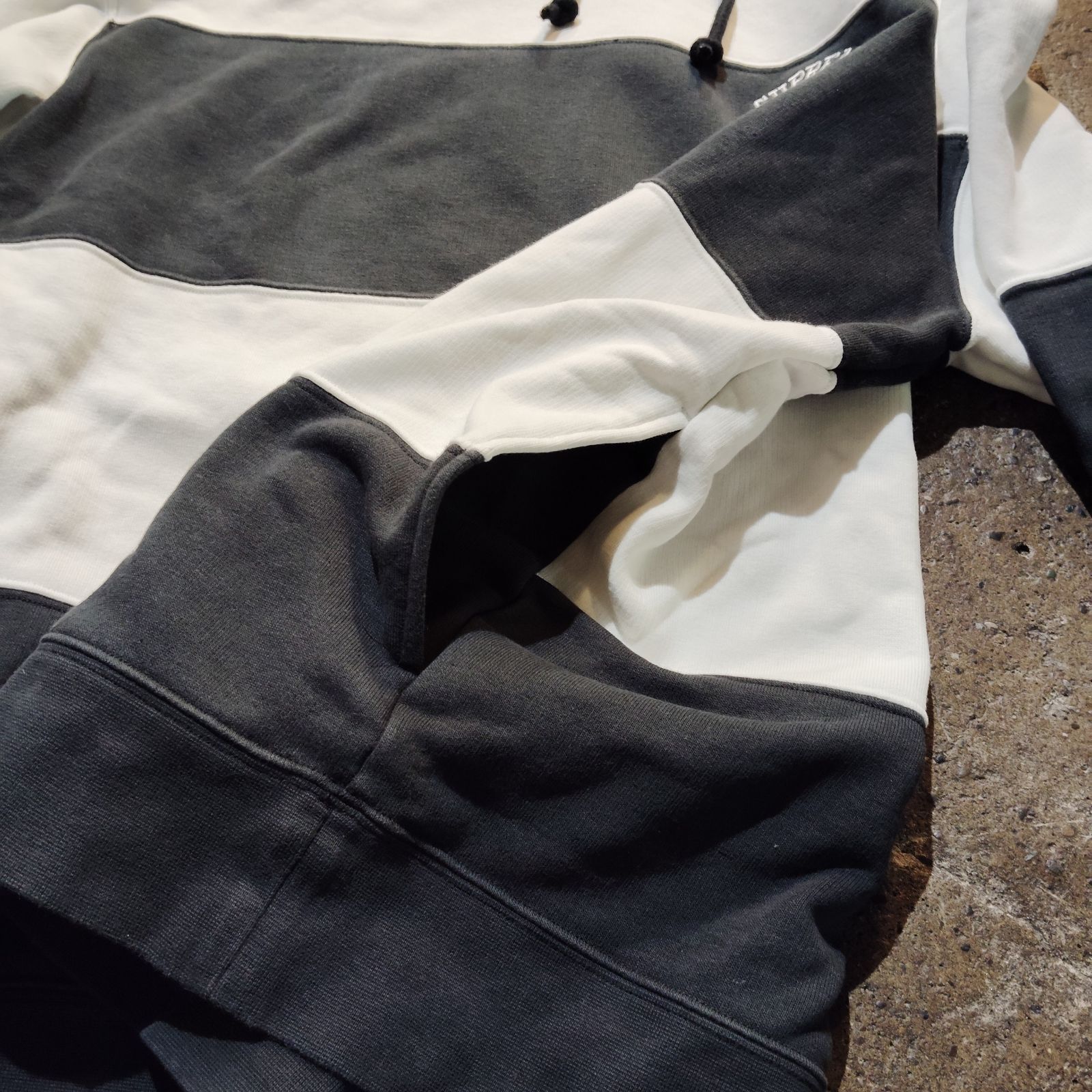 Supreme × NIKE Stripe Hooded Sweatshirt ブラック×ホワイト S