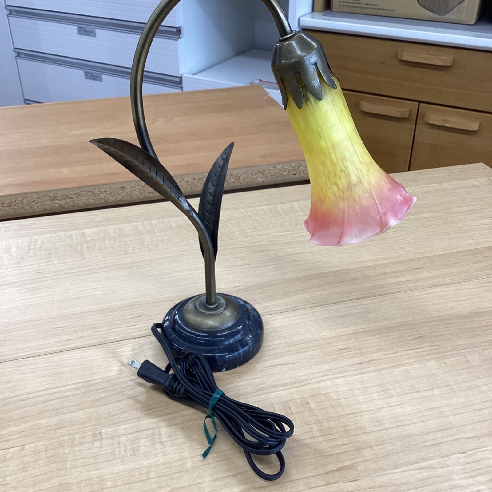 中古品】リリーランプ 1灯 - メルカリ