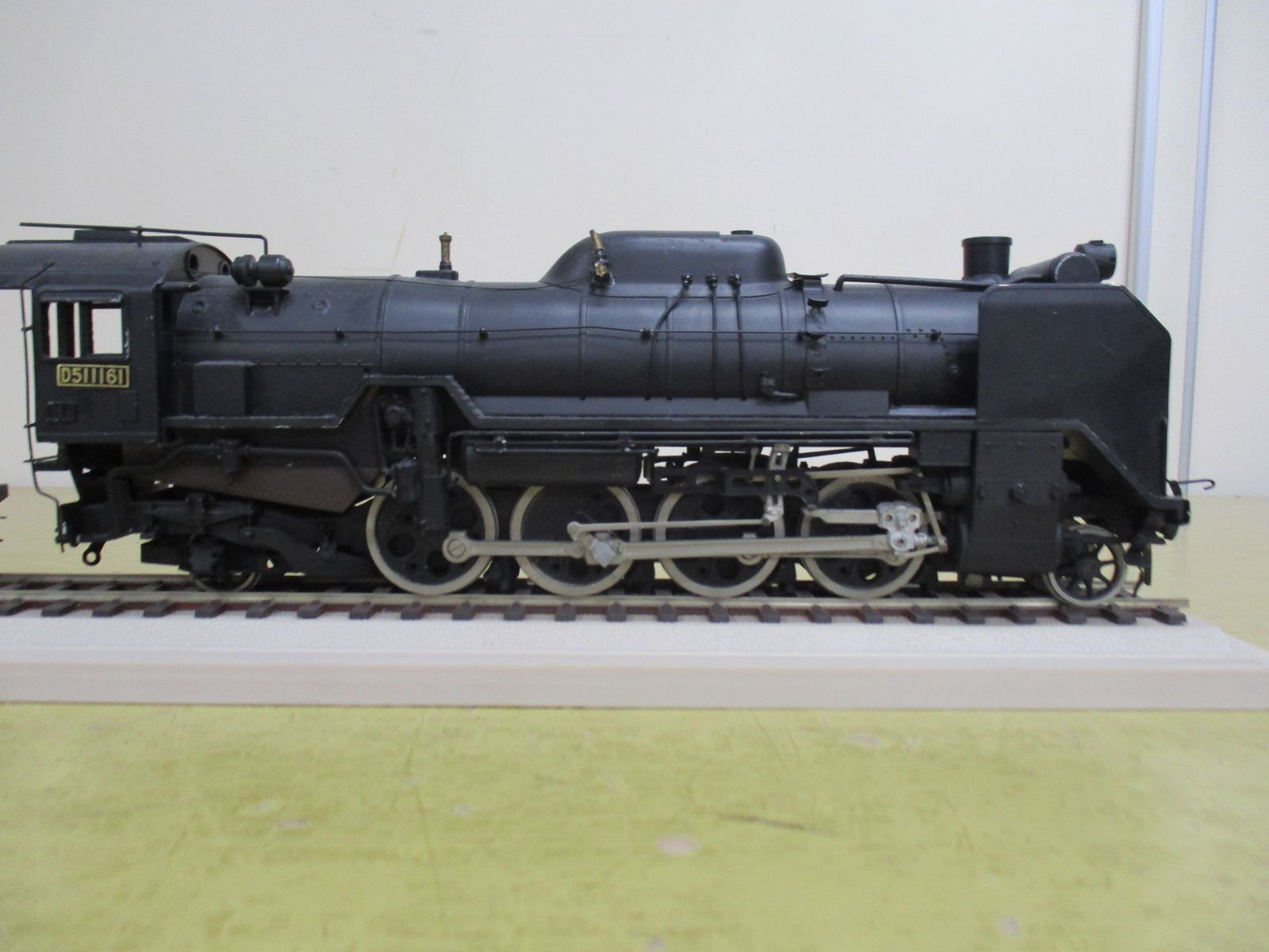B168 栄光の蒸気機関車D51 模型 1/42スケール 炭水車 レール付 - メルカリ
