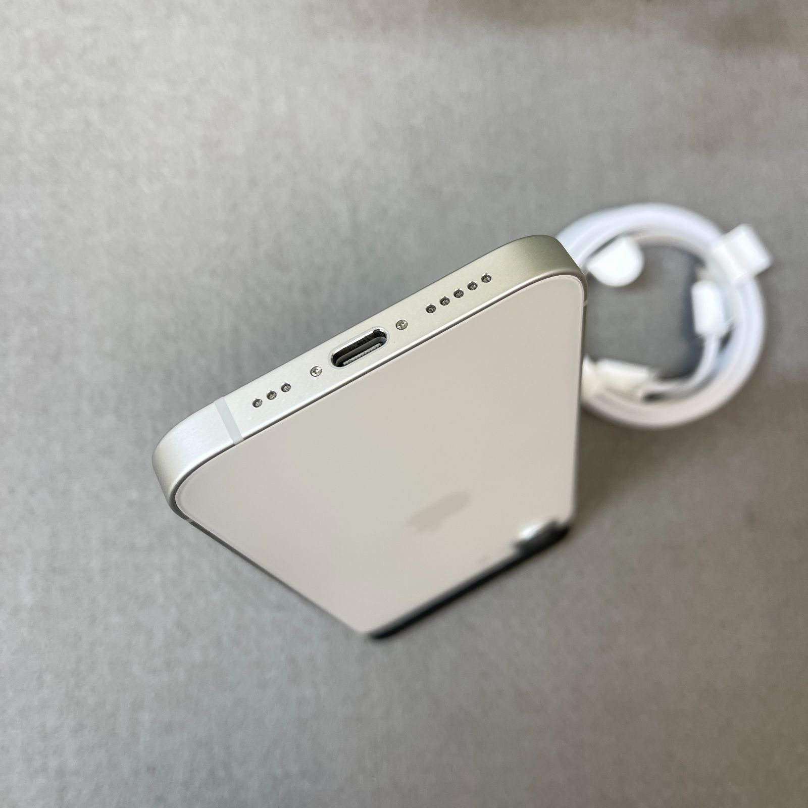 iPhone 16e 128GB ホワイト SIMフリー バッテリー97% - メルカリ