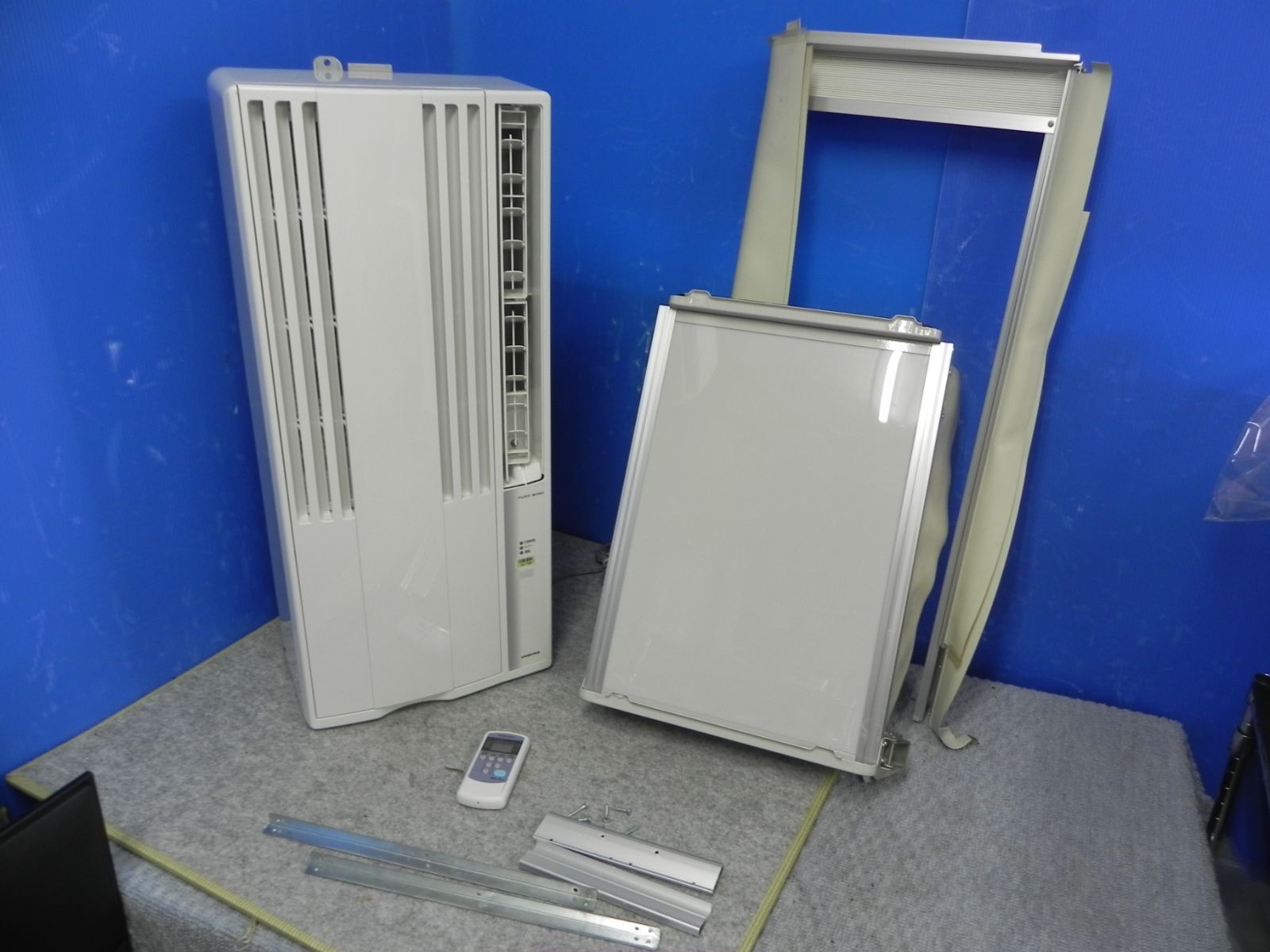 S889★CORONA 窓用エアコン CW-1625R 2025年製　延長窓枠付　動作品　送料無料　保証付★2605