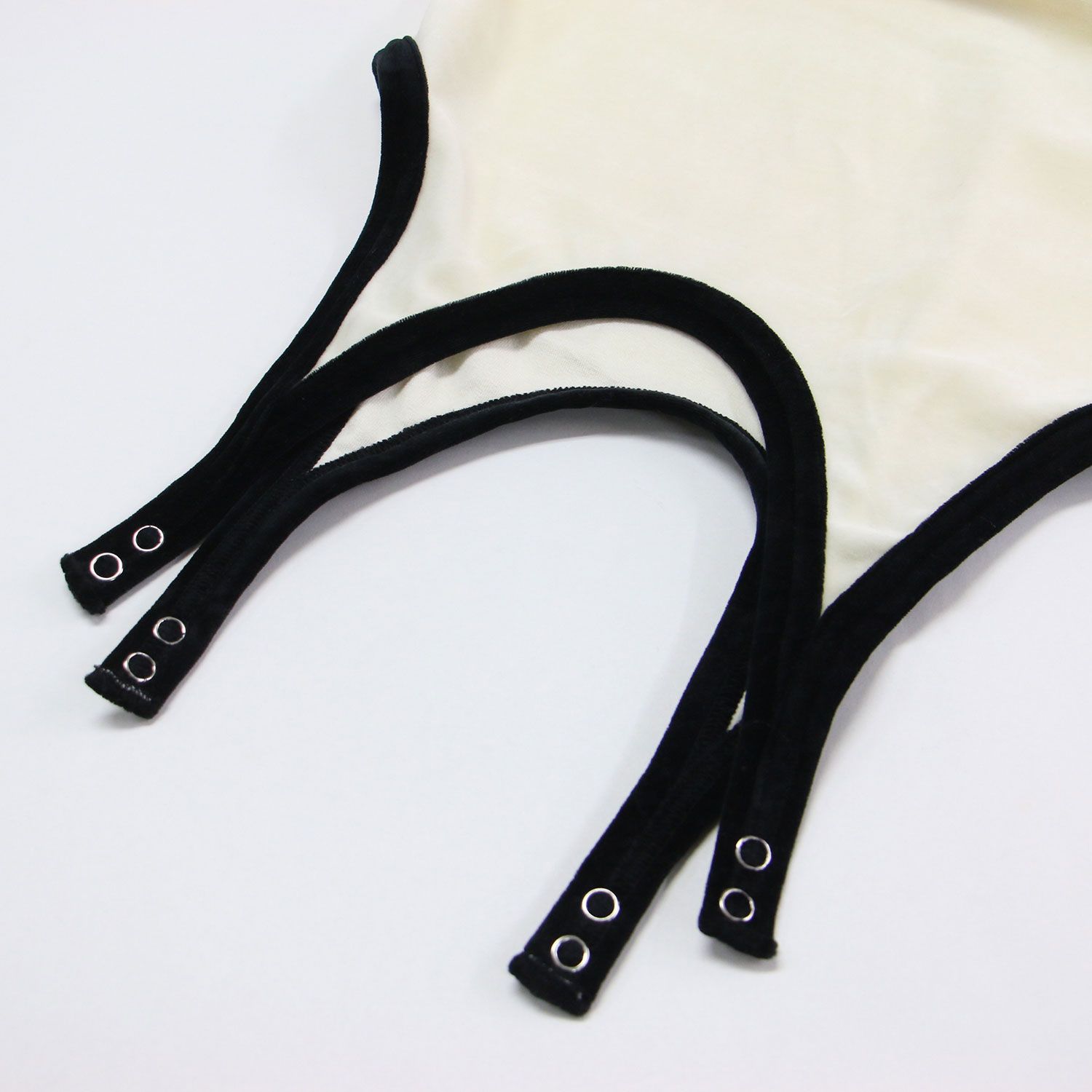 JANE SMITH ジェーンスミス タンクトップ ホワイト ブラック 白黒 サイズ:36(S) | コットン ベロア 3WAY タンクトップ / COTTON VELOUR UP AND DOWN TANK TOP パイピング | 日本製 トップス キャミソール【レディース】【中古】 JANE SMITH ジェーンスミス タンクトップ ホワイト ブラック 白黒