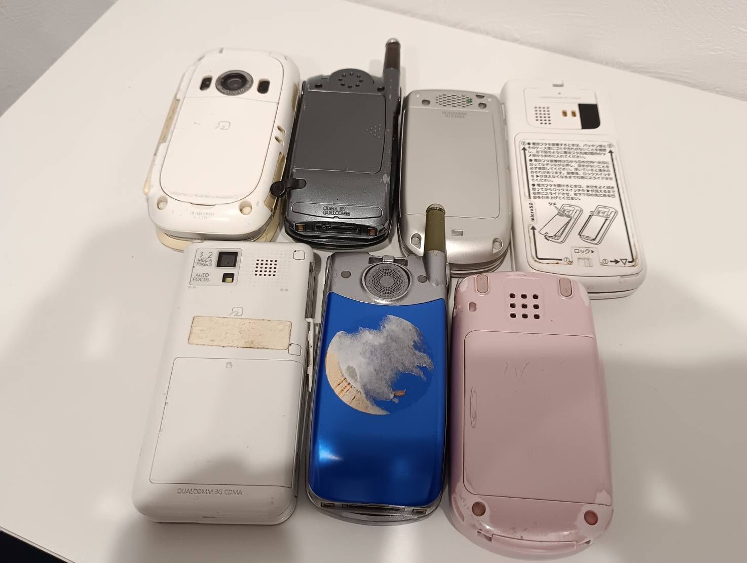 AQUOSケータイジャンク品 ガラケー AQUOS ケータイ SH-02L ブラック 中古リアカバーなしジャンク