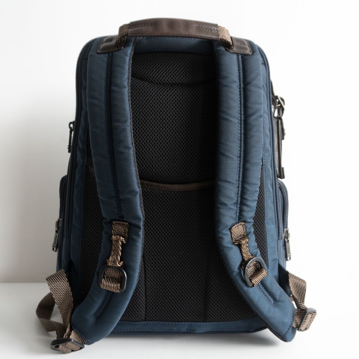 TUMI ビジネスバッグ 追加パッチ付き　ネイビー　正規品 TUMI（トゥミ） 最大50%☆5/5限定 正規品5年保証 ビジネスバッグ