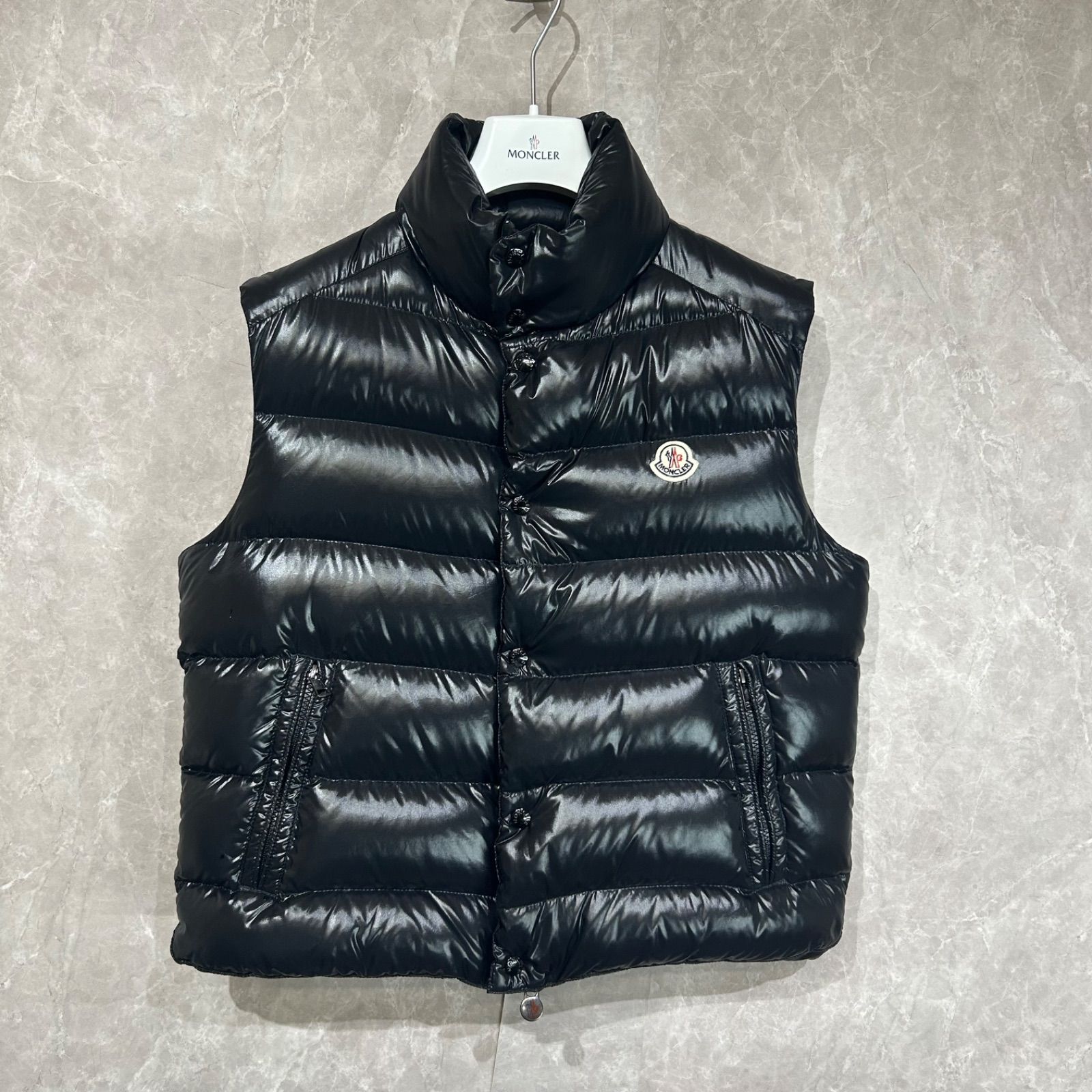 美品】 MONCLER モンクレール ダウンベスト ブラックTIBジレ2 - メルカリ