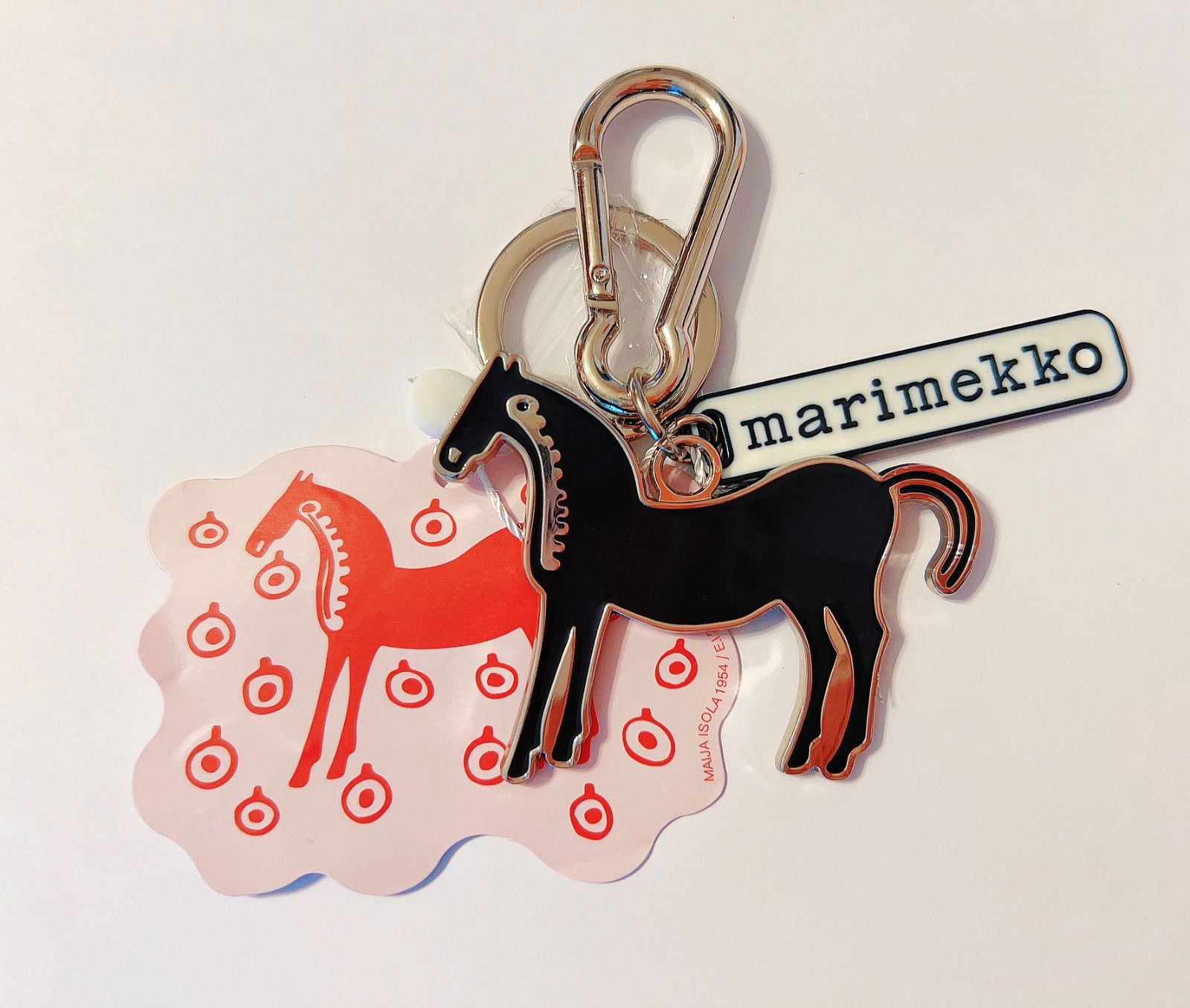 セール❣️✨新品✨ 馬型アクリルキーホルダーマリメッコ ムスタタンマ キーチェーン ✨新品✨ marimekko 馬型アクリルキーホルダーマリメッコ ムスタタンマ