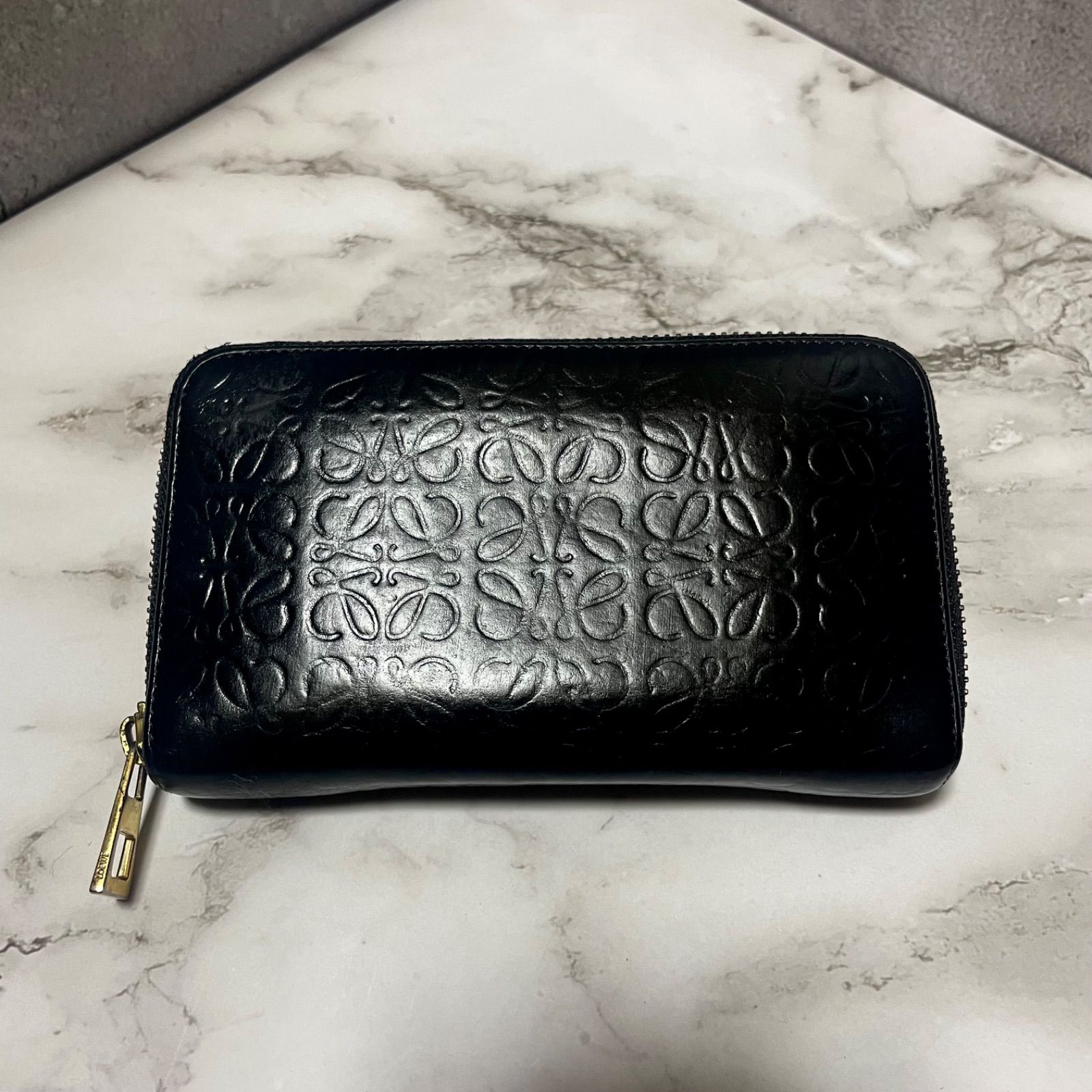 LOEWE ロエベ アナグラム ラウンドファスナー 財布 - メルカリ