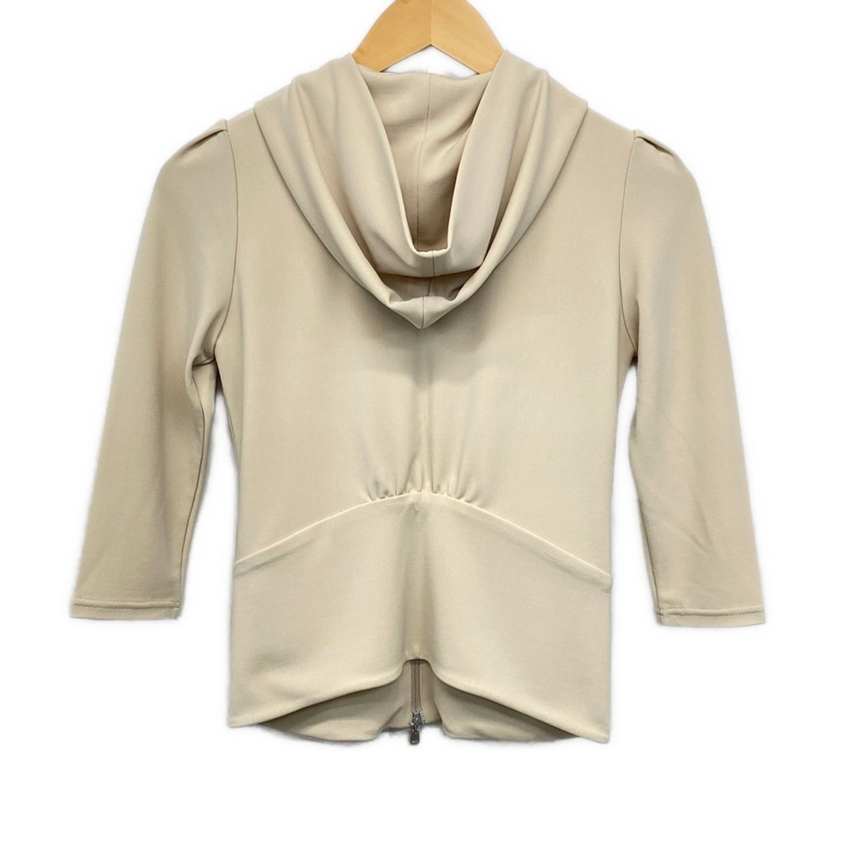 FOXEY NEW YORK(フォクシーニューヨーク) パーカー サイズ38 M レディース美品  - 33706 ベージュ 七分袖/ジップアップ FOXEY NEW YORK(フォクシーニューヨーク) パーカー サイズ38 M
