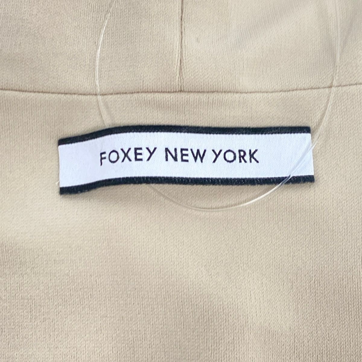 FOXEY NEW YORK(フォクシーニューヨーク) パーカー サイズ38 M レディース美品  - 33706 ベージュ 七分袖/ジップアップ FOXEY NEW YORK(フォクシーニューヨーク) パーカー サイズ38 M