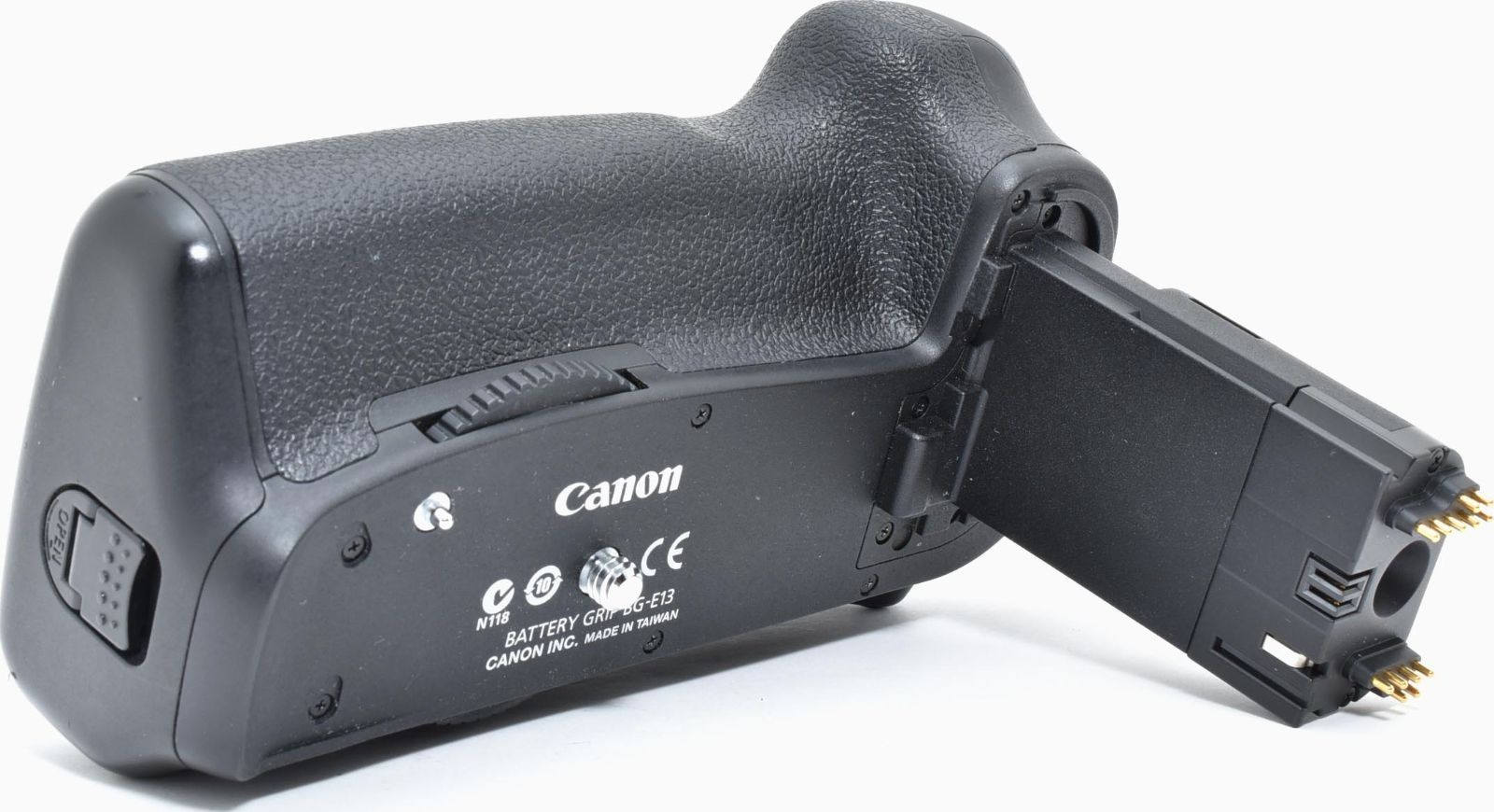 C13[7475B]☆美品☆ キヤノン Canon BATTERY GRIP BG-E13 【 EOS 6D 用