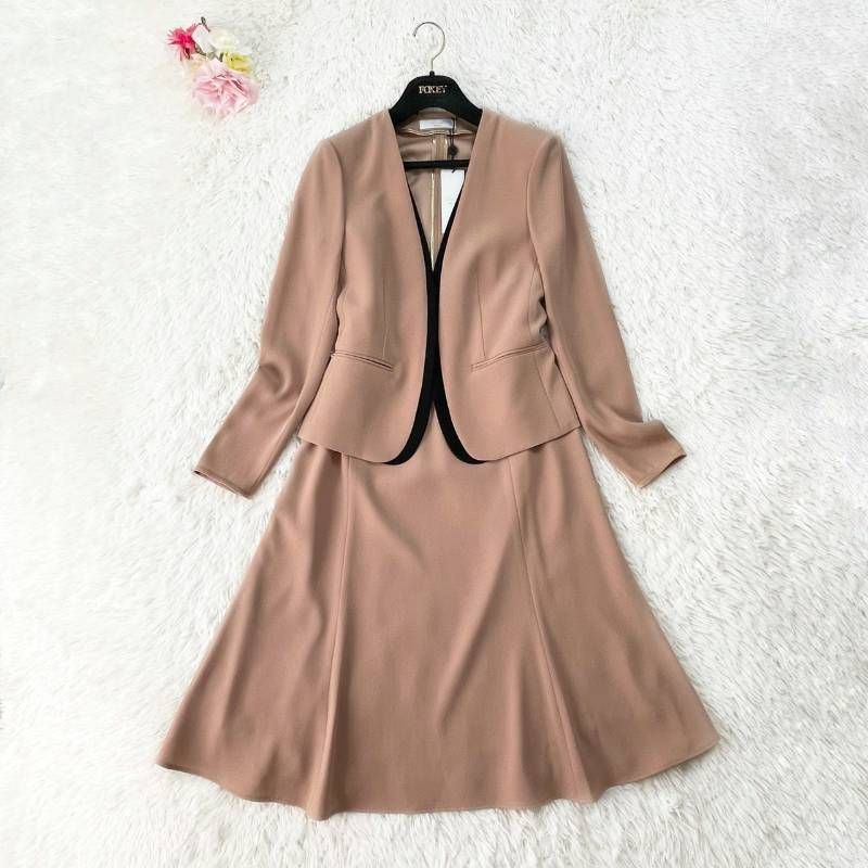 BEIGE, CINDY ダブルカラージャケット スカート セットアップ タグ付き・未使用品】 BEIGE CINDY ベイジ シンディ スカート スーツ