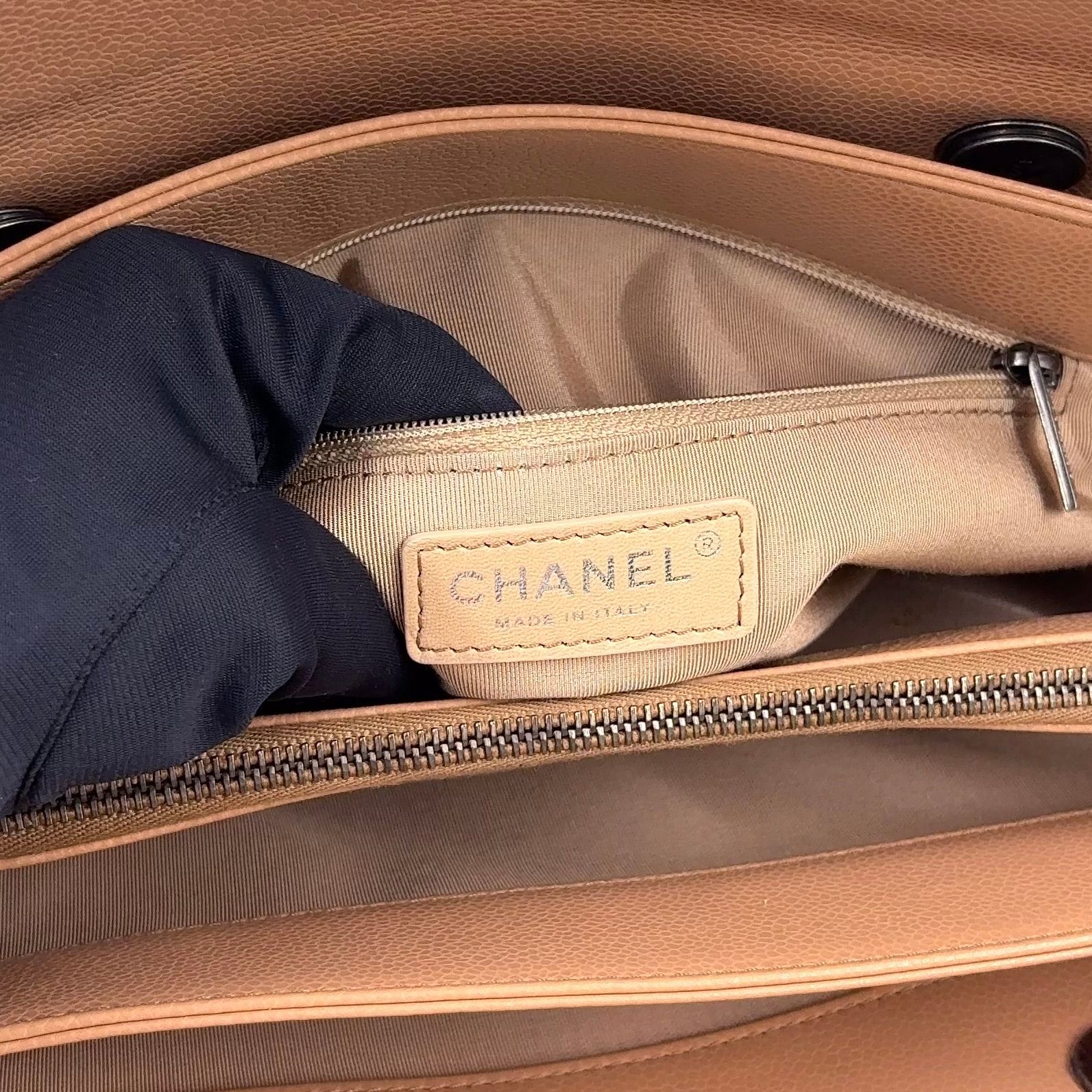 限定価格】CHANEL マトラッセ ロゴチャーム シリアル番号21番台 