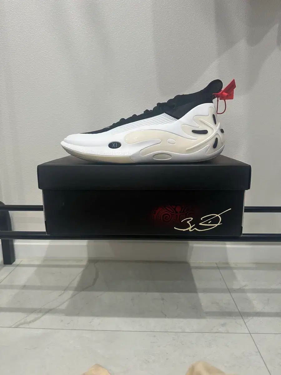 バスケットボール Way of Wade XI シューズ(男性用) ホワイト/ブラック