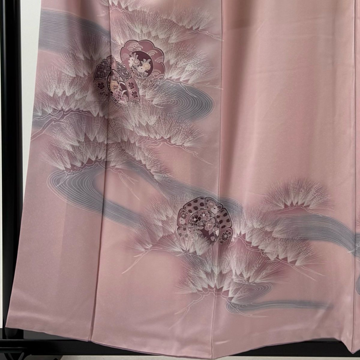 付下げ 身丈157cm 裄丈62.5cm S 袷 鏡裏文 松 ぼかし ピンク 正絹 優品