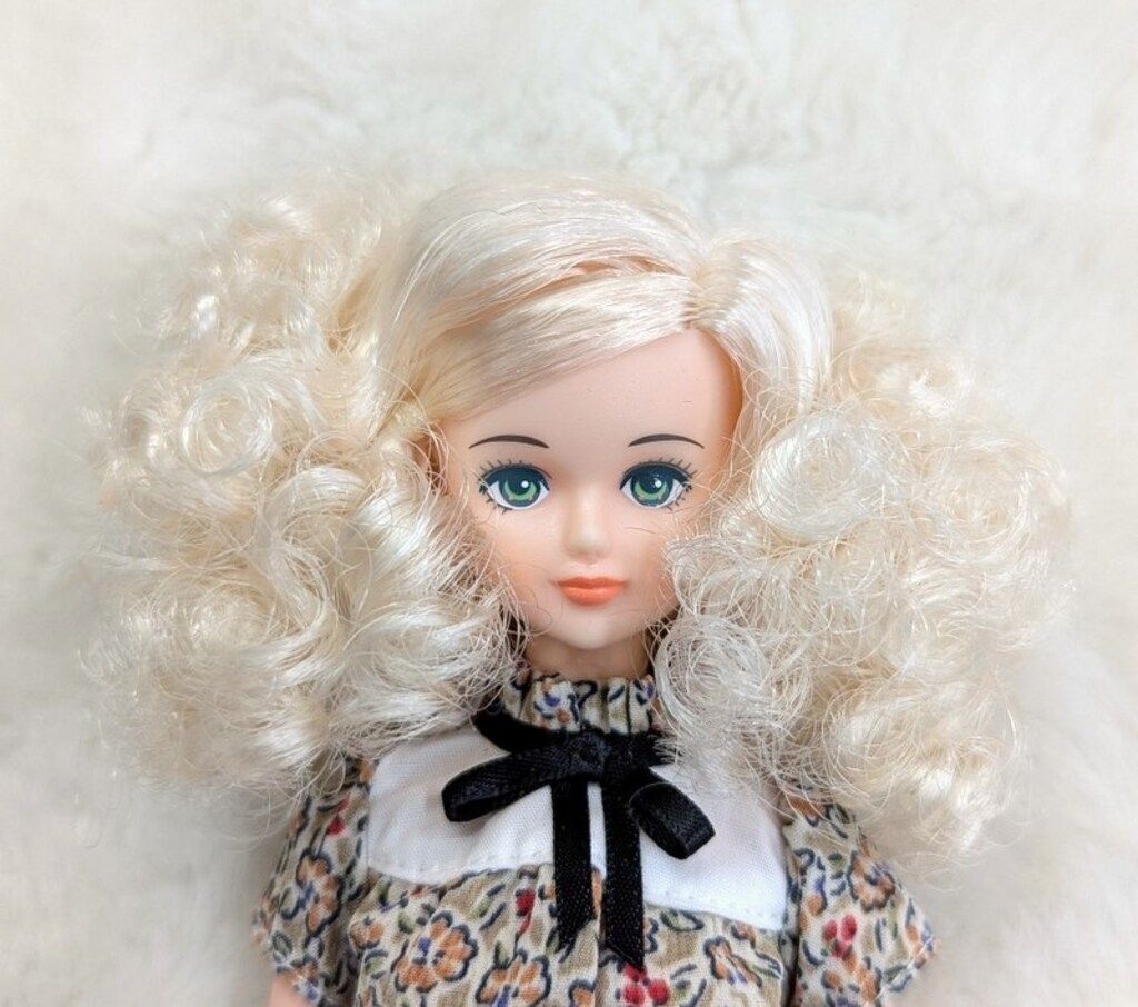 リカちゃんキャスル 日本橋ベーシックモデルシオンV3 リカちゃん