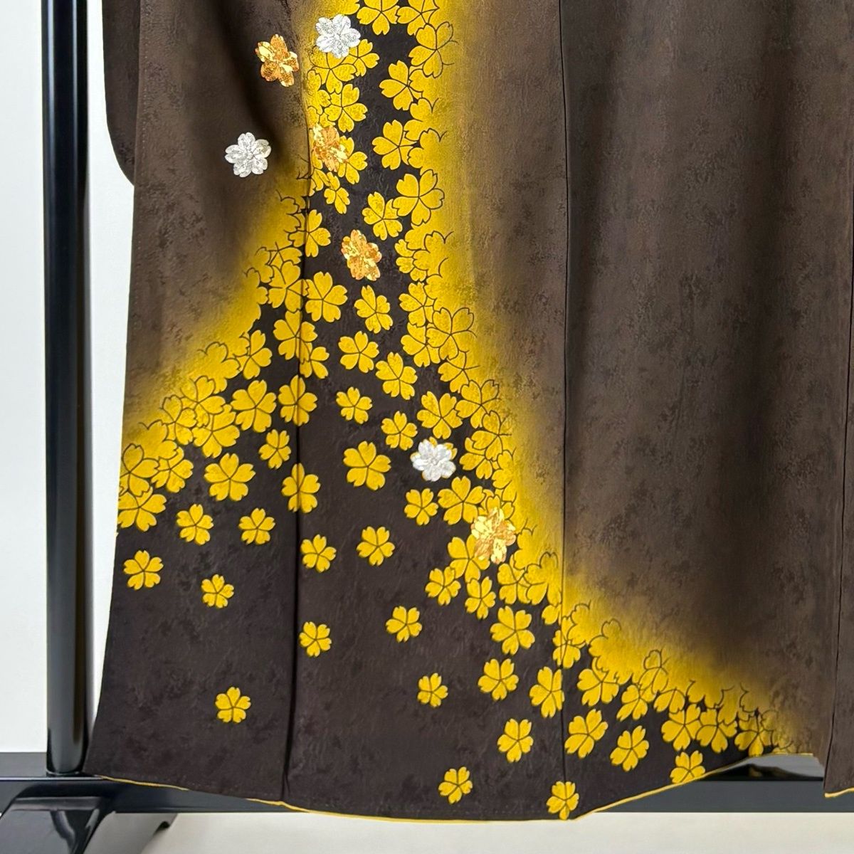 振袖 身丈157.5cm 裄丈65cm M 袷 桜 地紋 金銀糸 焦茶色 正絹 名品