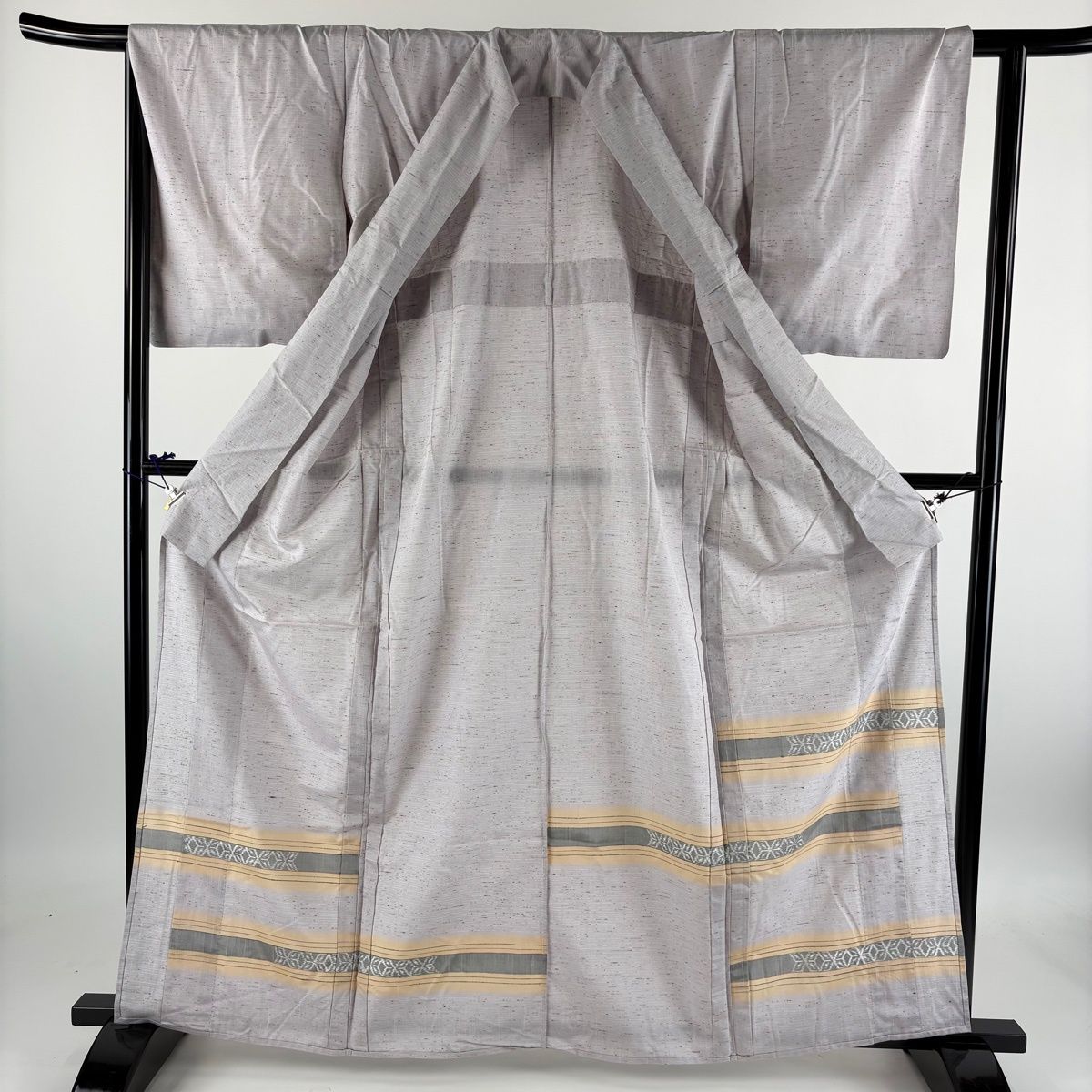 紬 身丈158.5cm 裄丈64.5cm 正絹 名品 【中古】 紬 身丈158cm 裄丈64.5cm M 袷 チューリップ 色紙 焦茶色 正絹 秀品