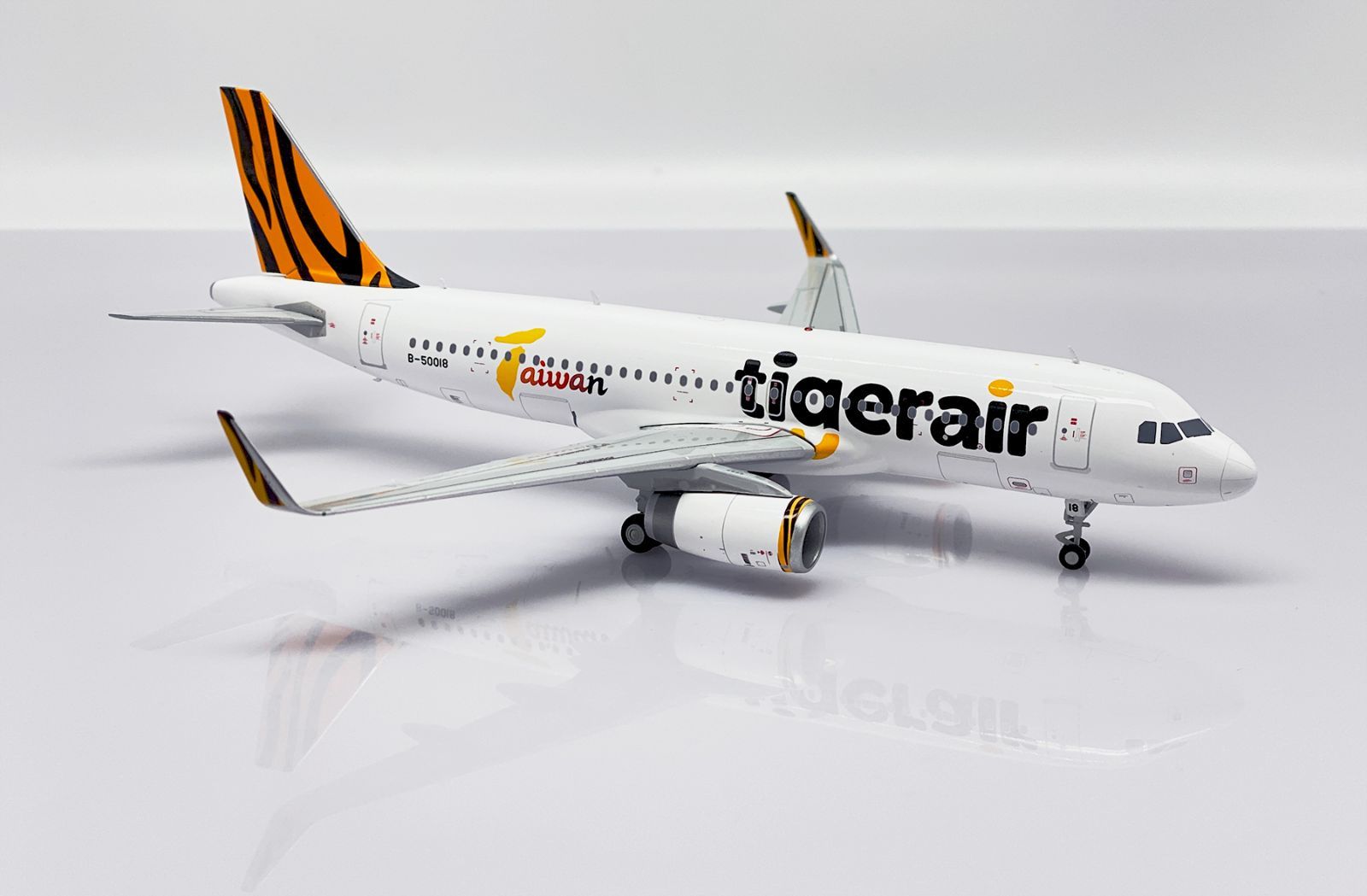 tigerair A320-200 タイガーエアー B-50018 JC Jcwings タイガーエア台湾 A320 B-50018 1/200 XX20275 - メルカリ