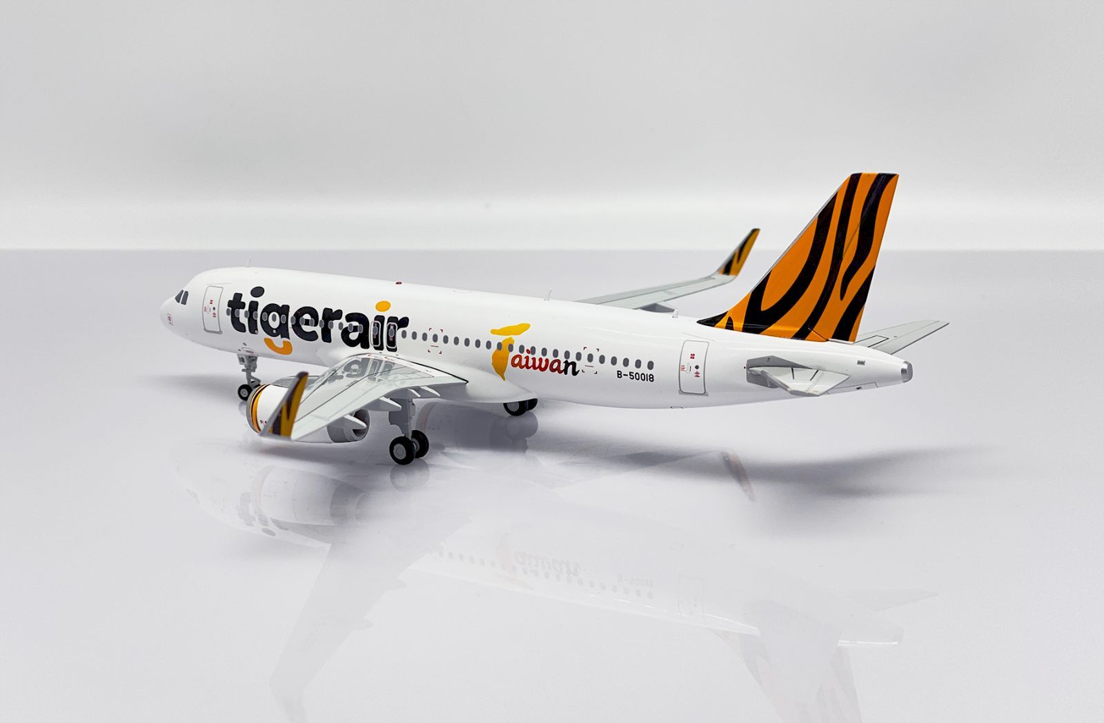 tigerair A320-200 タイガーエアー B-50018 JC Jcwings タイガーエア台湾 A320 B-50018 1/200 XX20275 - メルカリ