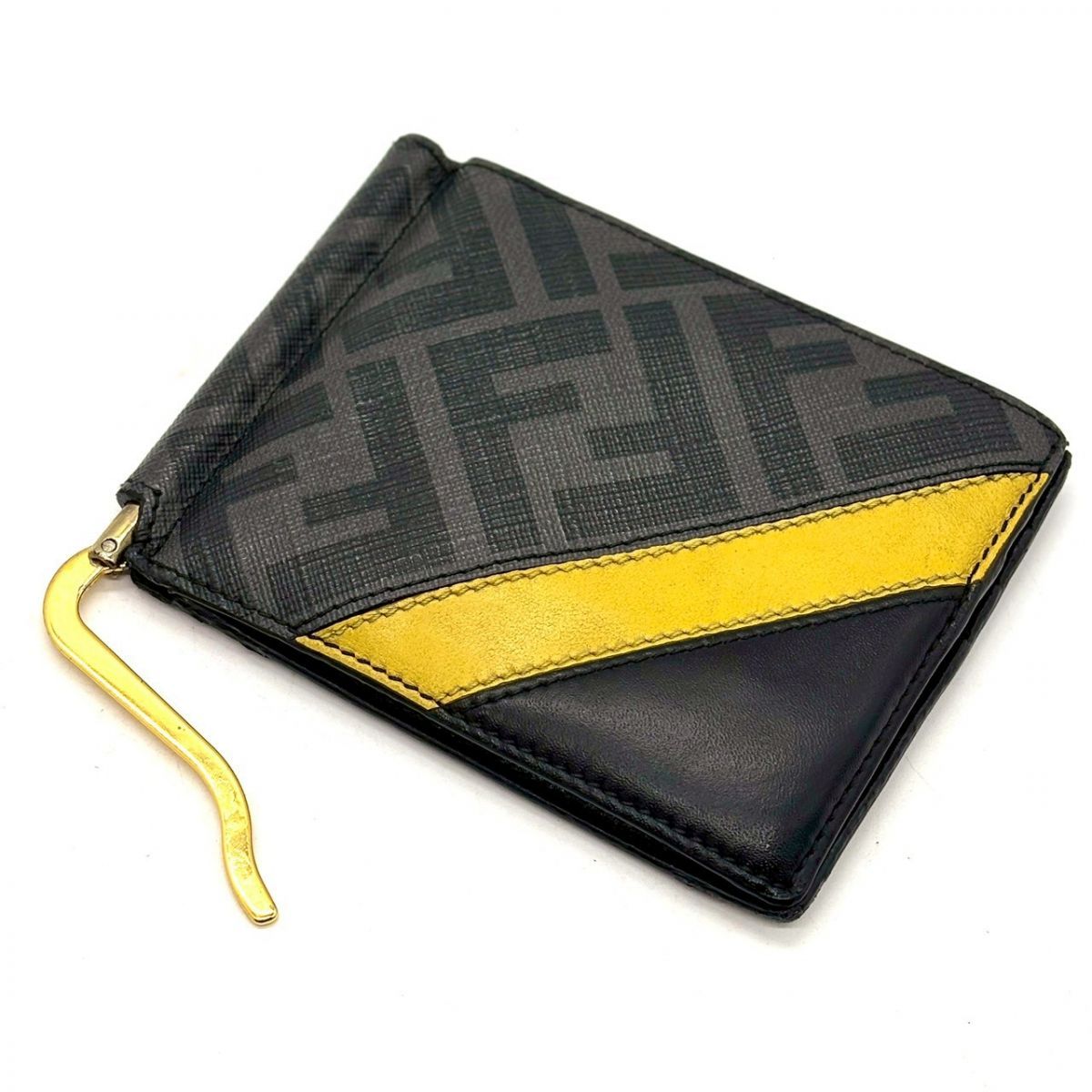 FENDI ケース　ブラック/イエロー FENDI Bugs Eye Monster 7V94 Travel Pouch Small Items Men Women Bag