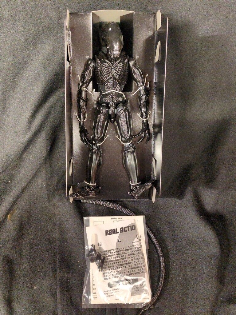 ◎希少レア エイリアン リアルアクションシリーズ メディコムトイ BE@RBRICK 400% ALIEN / WARRIOR ALIEN」＆「VCD ALIEN ／ WARRIOR
