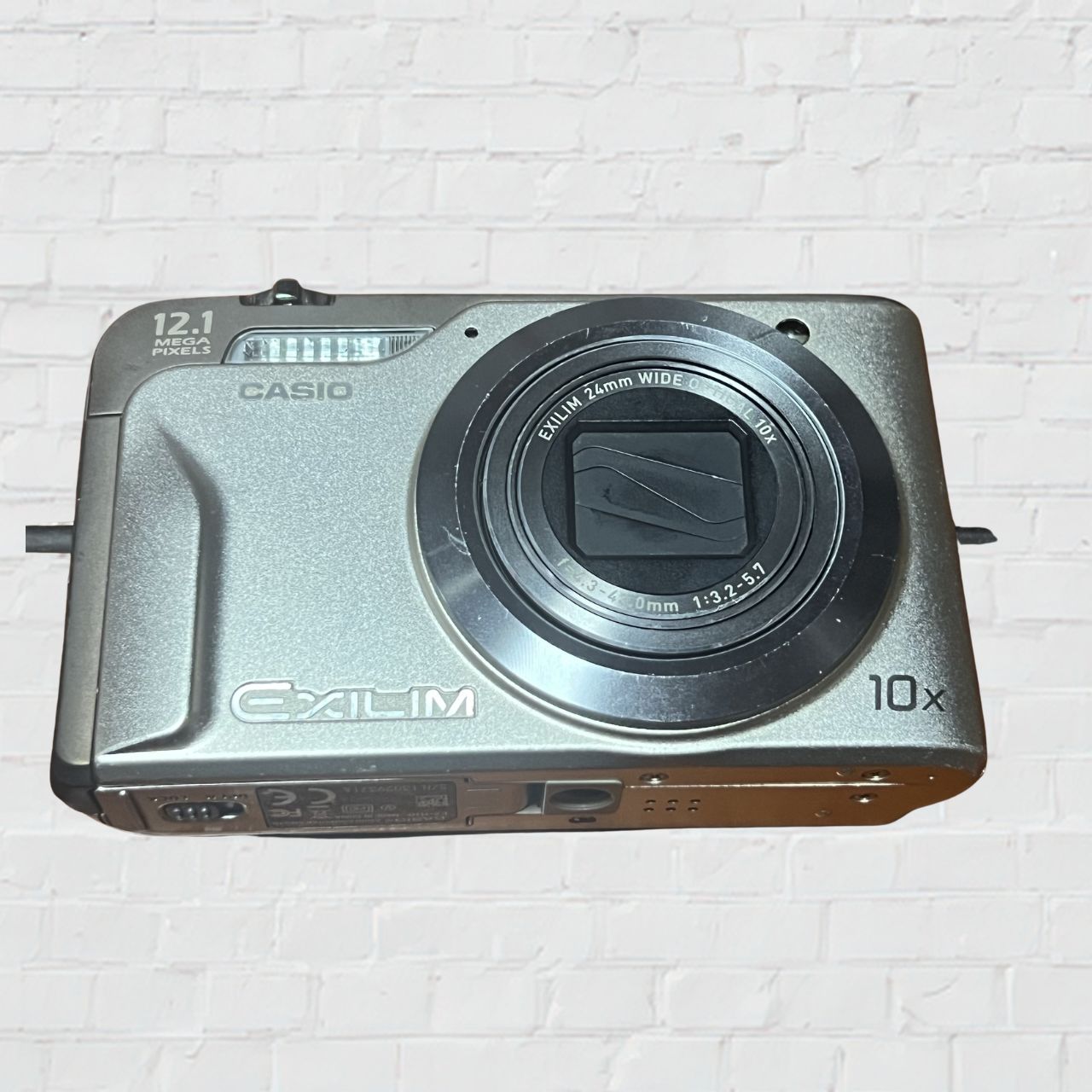 CASIO EX-H10 ジャンク 通電あり 電源不良 バッテリーOK 付属品あり