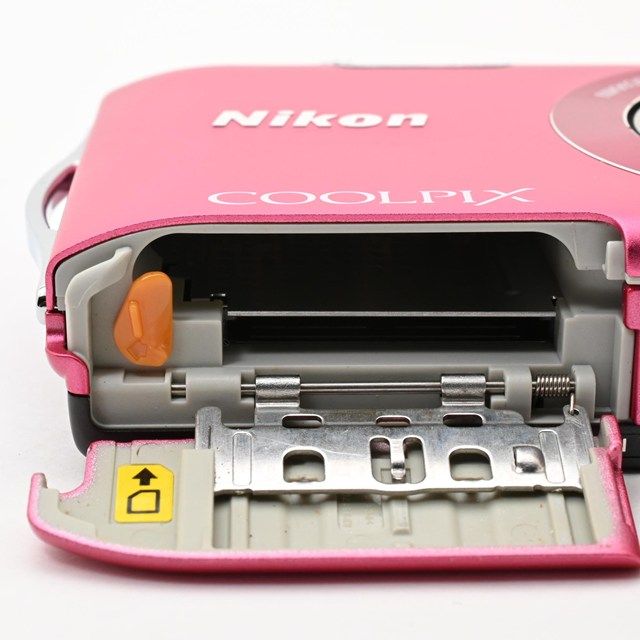 良品＞ Nikon COOLPIX S3300 ストロベリーピンク｜デジタルカメラ｜4GB
