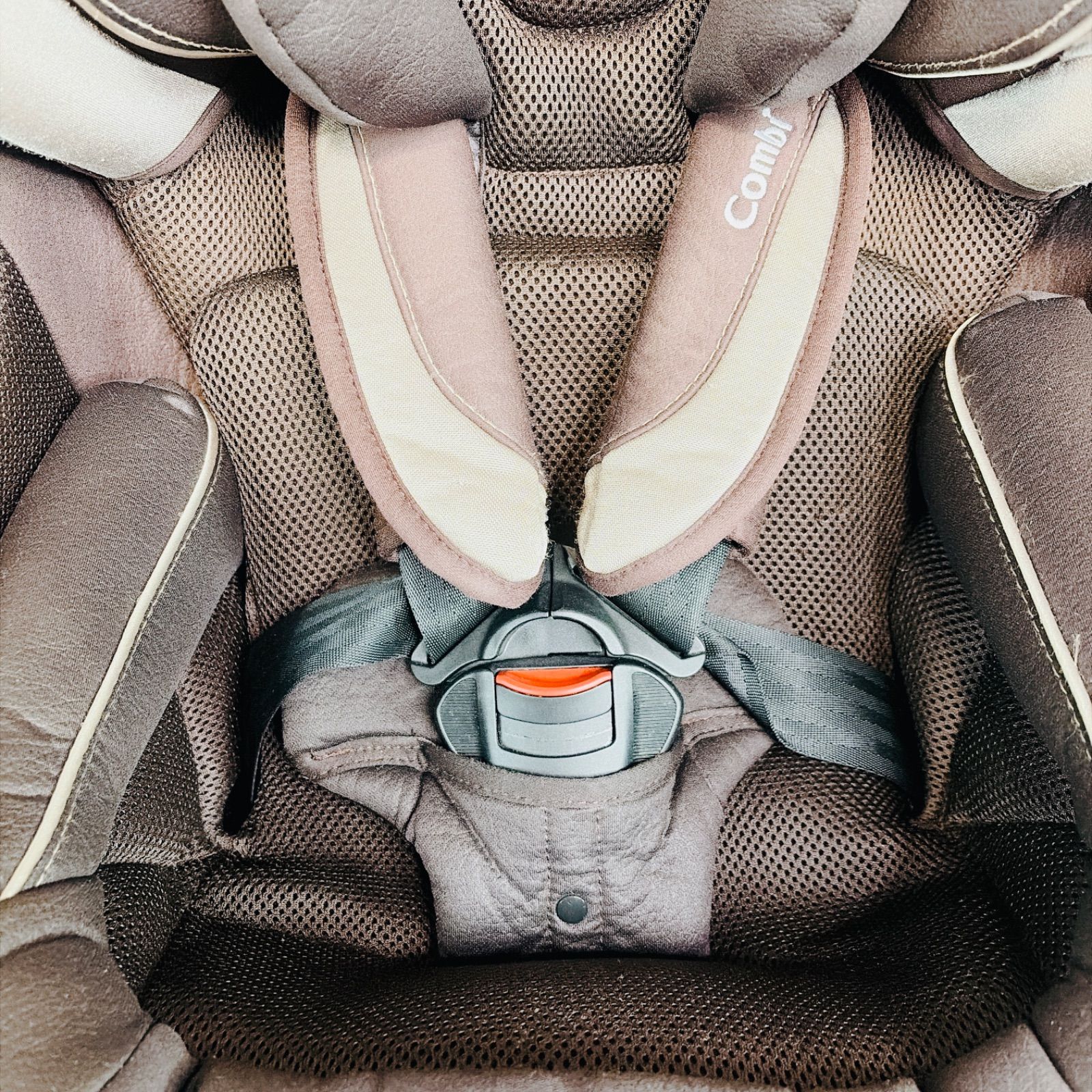 良品】上位モデル combi コンビ NEROOM ネルーム ISOFIX エッグ 