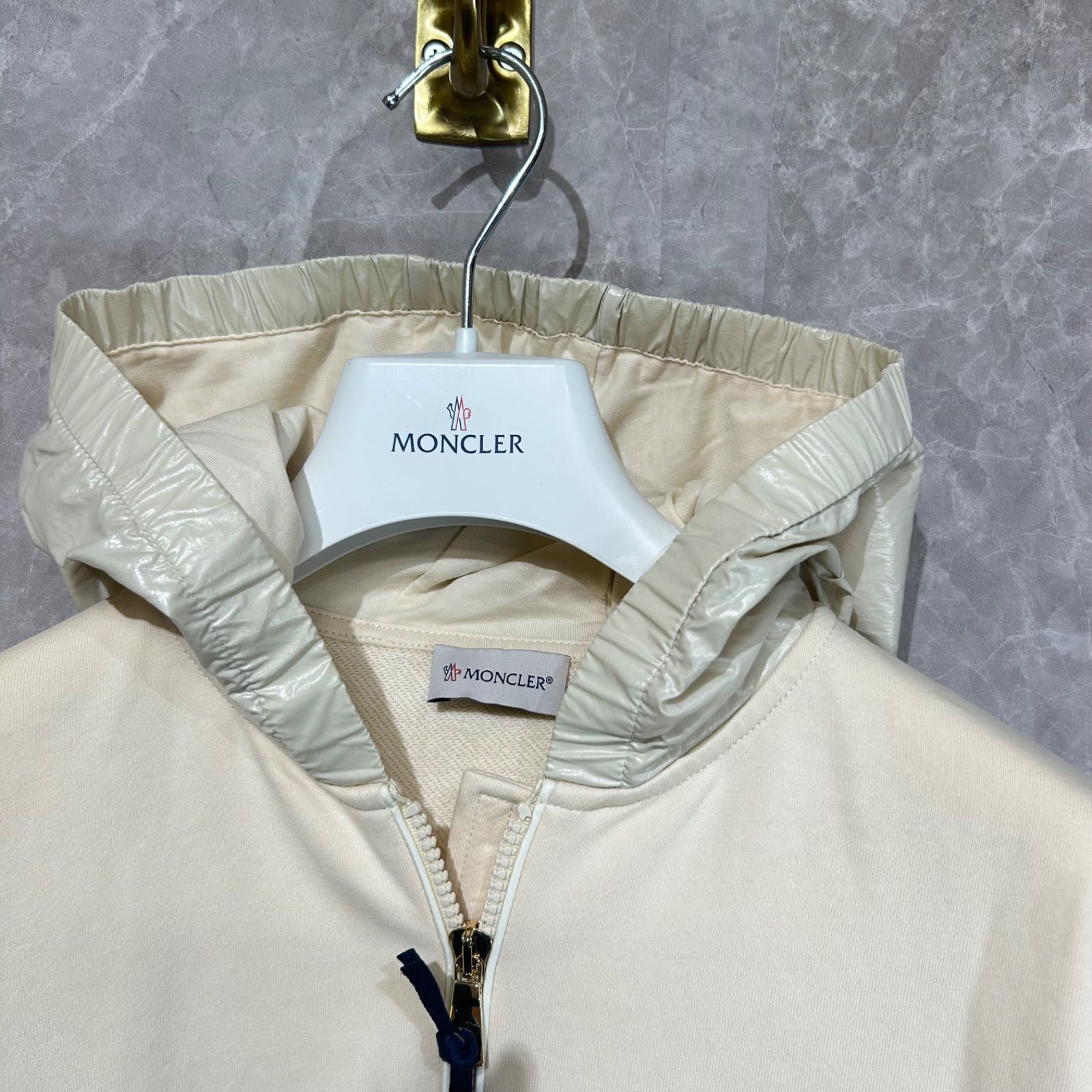 Moncler フード付きパーカーニット　XXL ベージュ　極美品 MONCLER（モンクレール） ニット切替 フリースパーカー ブランドオフ