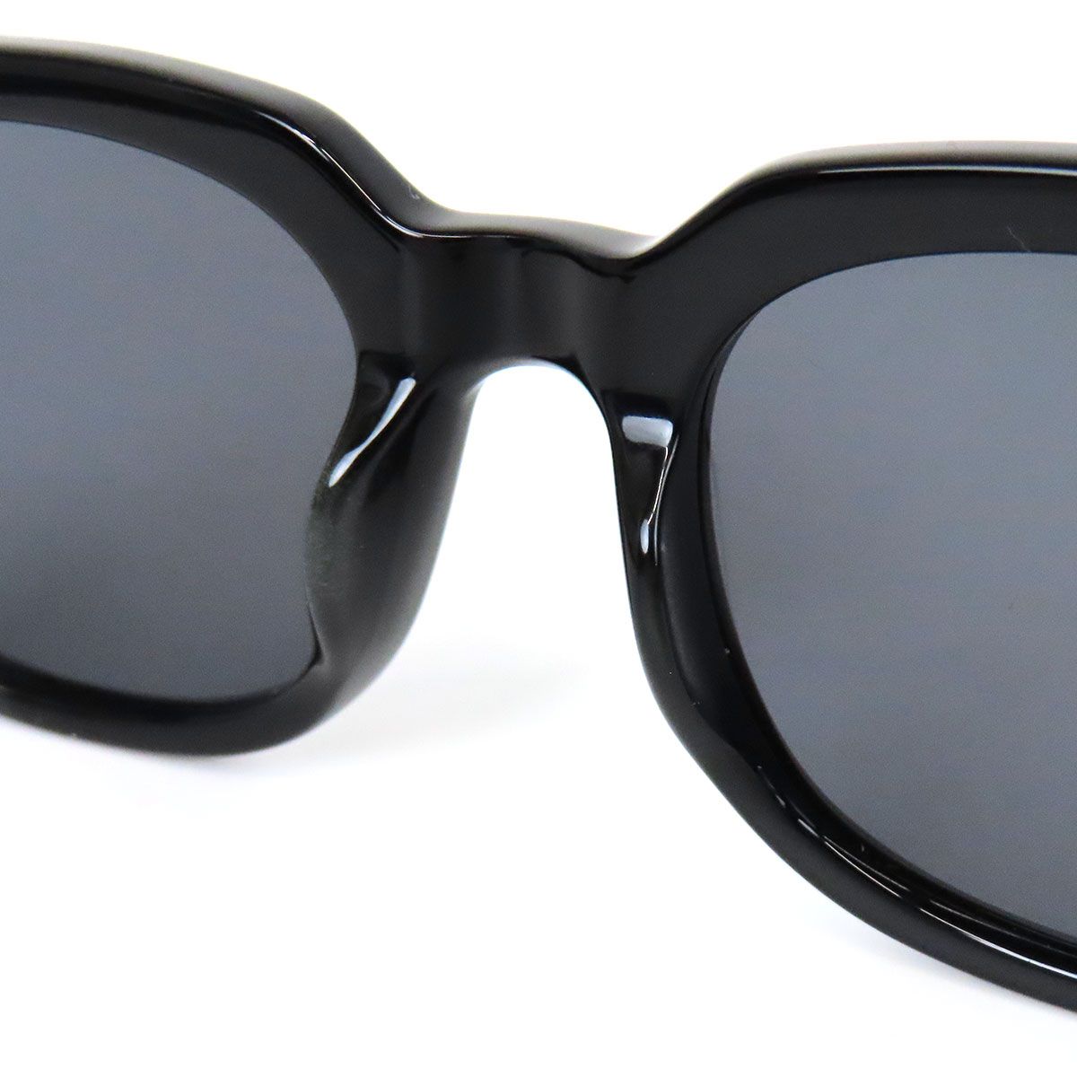 TOM FORD ブラックサングラス　TF211 TOM FORD（トムフォード） TF211AF 入荷しました。 ｜ oomiya和歌山
