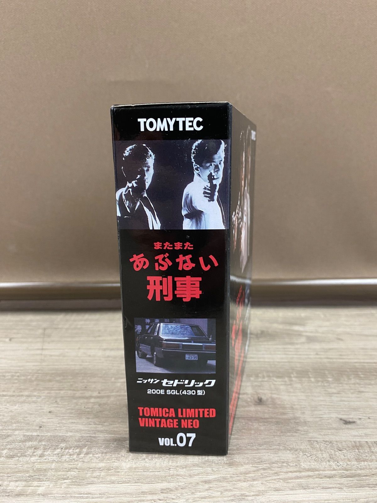 トミカリミテッド ヴィンテージネオ あぶない刑事 日産セドリック VOL