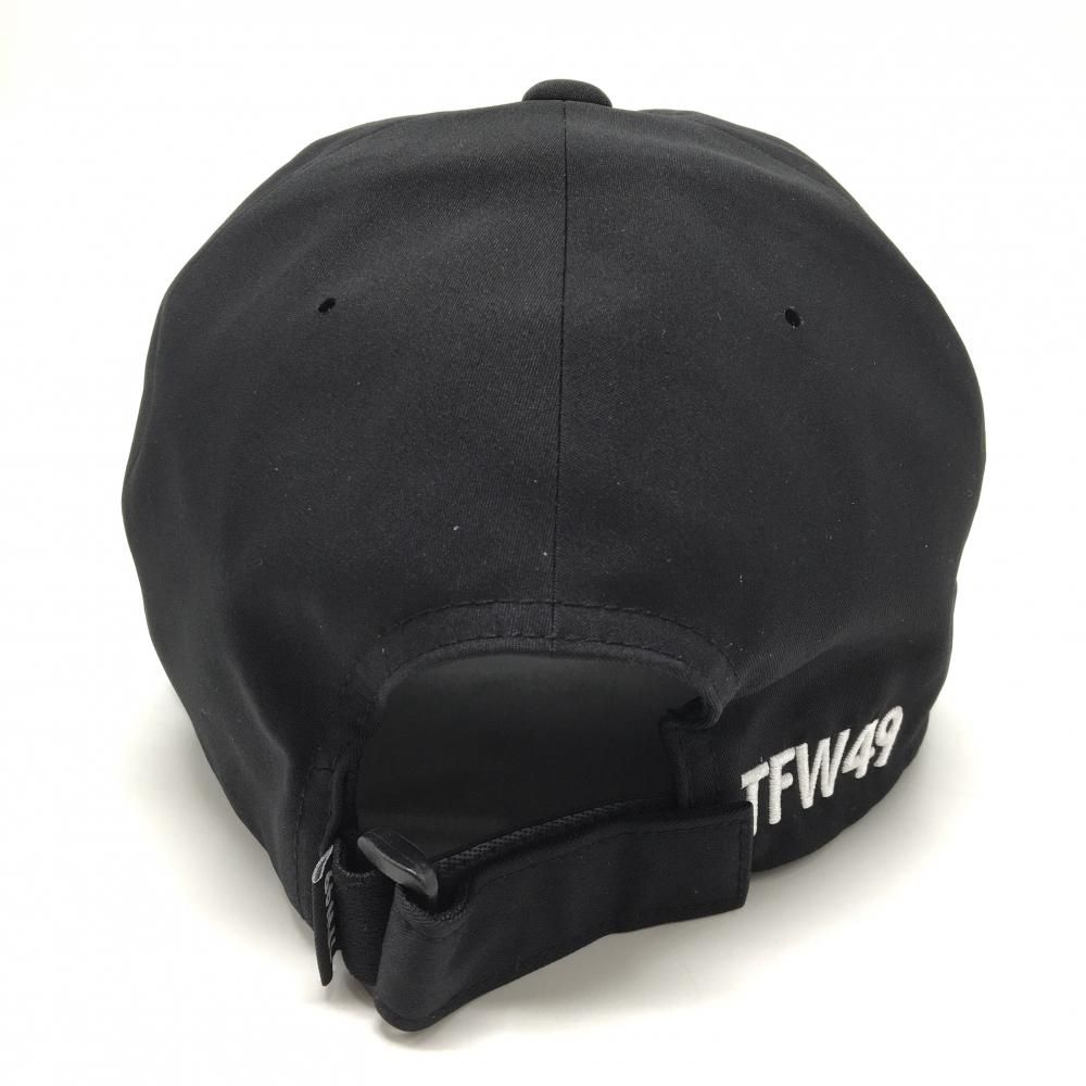 超美品】TFW49 キャップ 黒×白 立体ロゴ刺しゅう F ゴルフウェア TFW49