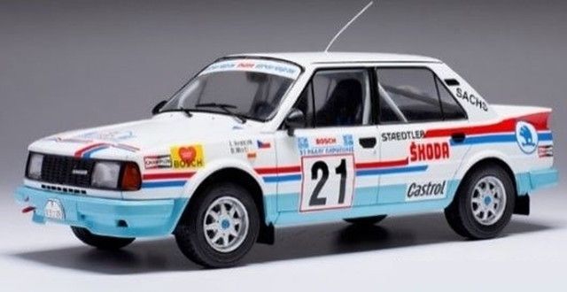 イクソ 1/18 シュコダ 130LR #21 アクロポリスラリー 1986 新品 IXO MODELS 1/18 シュコダ 130LR 1986年アクロポリスラリー #21 L