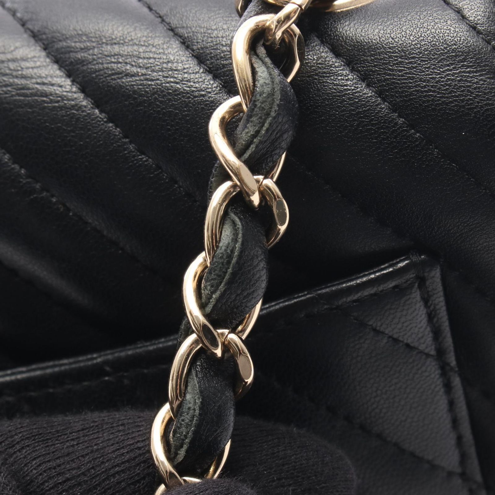 シャネル CHANEL ショルダーバッグ シェブロン Vステッチ ミニ 