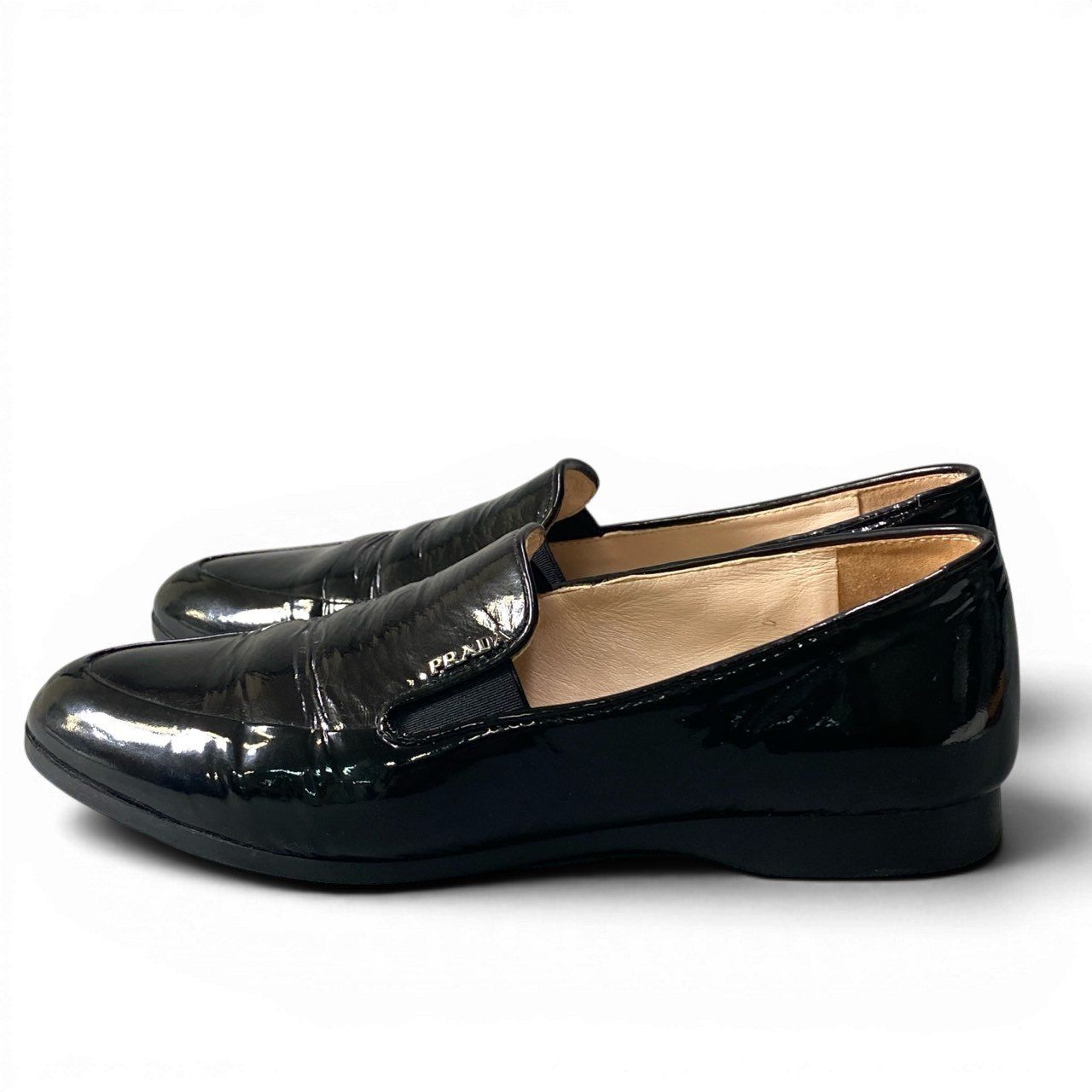 2d27 PRADA プラダ エナメルローファー パテントレザー ブランドロゴ