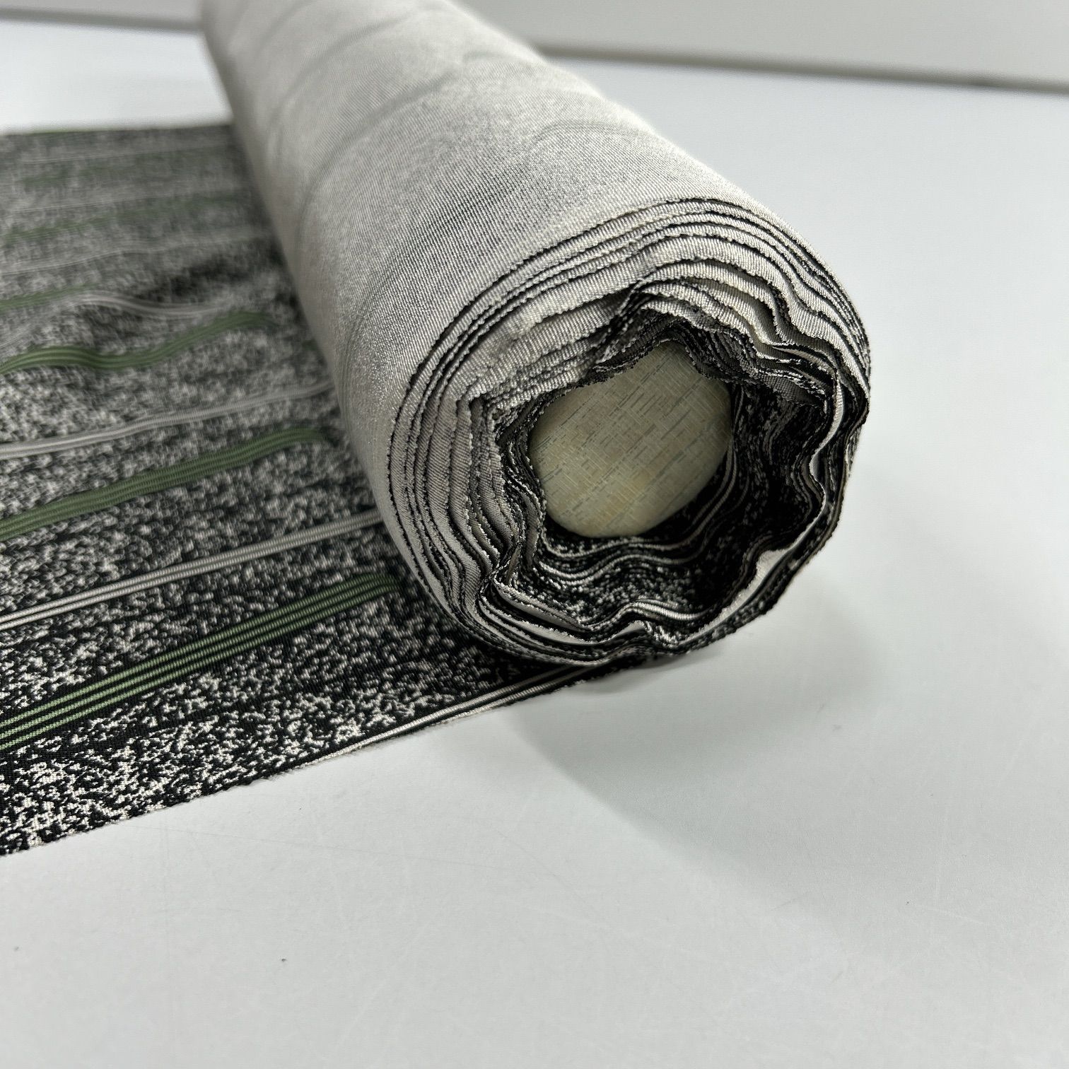 小紋 反物 1枚 正絹 着物まとめ売り【D494】同梱購入歓迎リメイク用 黒