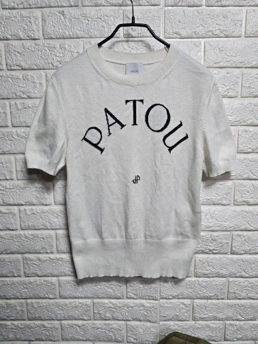 直販正規 PATOU ロゴ入り 半袖ニット ホワイト 【公式通販】