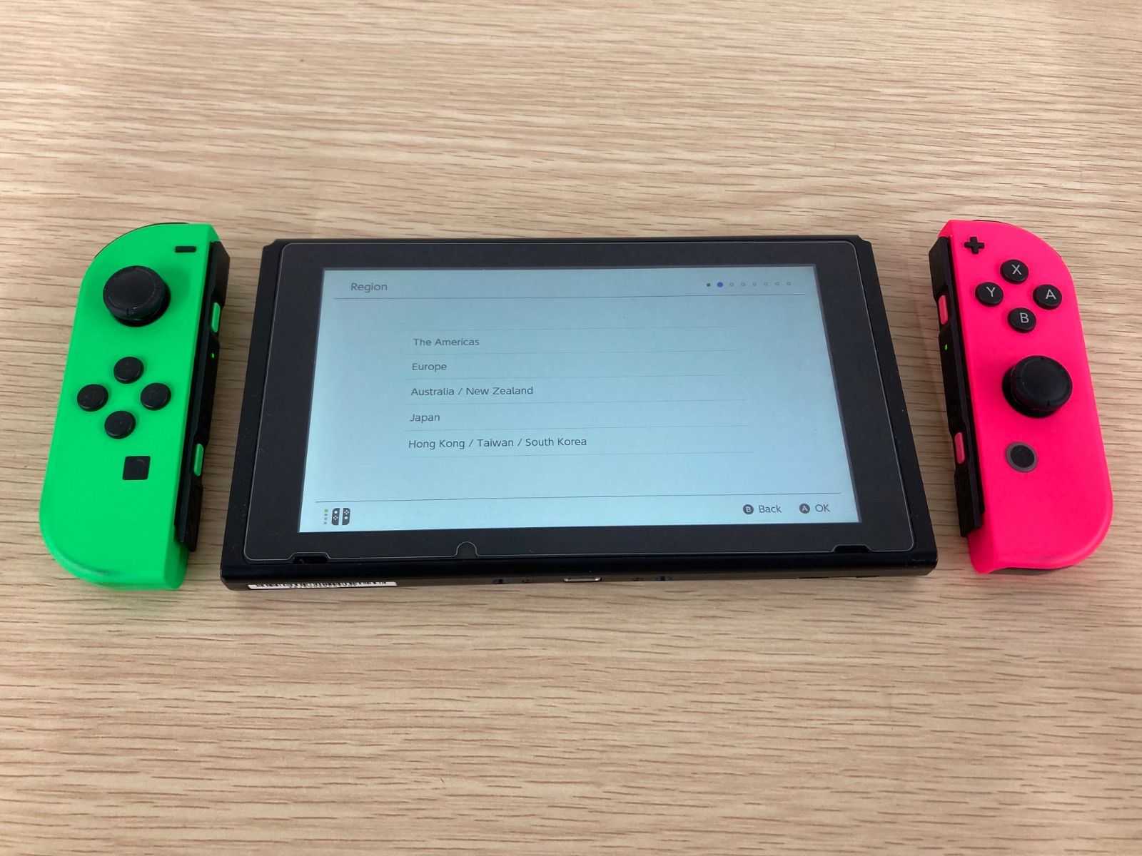 Nintendo Switch グリーン/ピンク 本体 Nintendo Switch 本体 グリーン/ピンク 【公式通販】