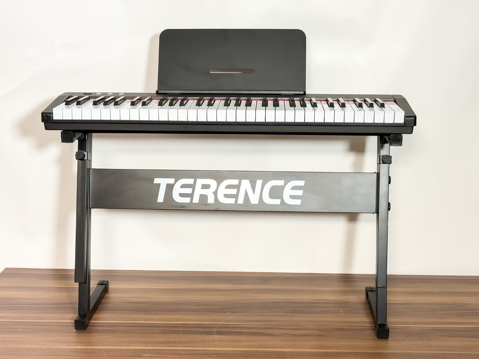 TERENCE 電子ピアノ TS-01 スタンド付き 動作確認済 ピアノ 鍵盤楽器 外箱付き 電源コード付属 テレンス Y3005 TERENCE 電子ピアノ TS-01 88鍵盤 スタンド付 美品 - メルカリ