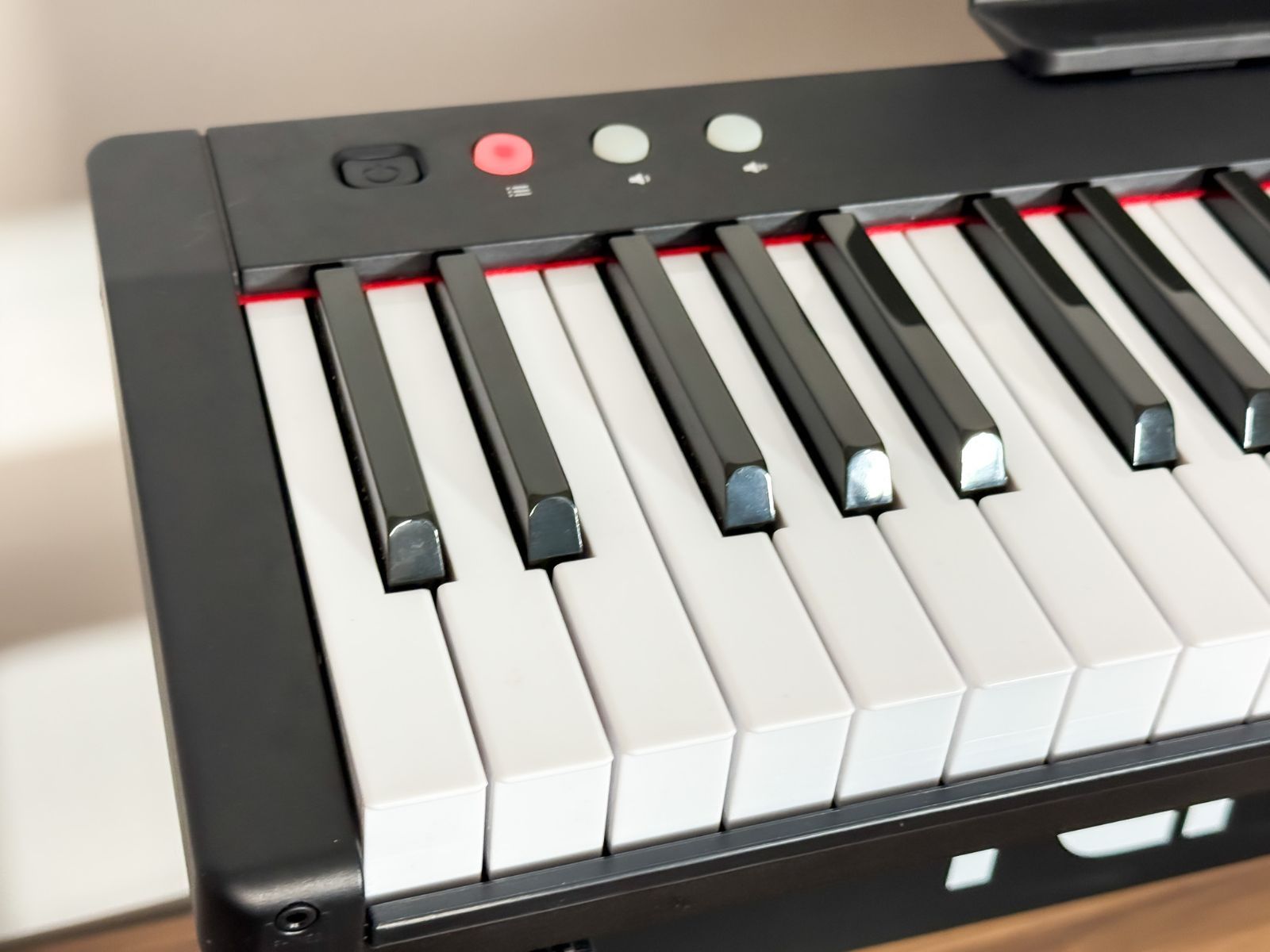 TERENCE 電子ピアノ TS-01 スタンド付き 動作確認済 ピアノ 鍵盤楽器 外箱付き 電源コード付属 テレンス Y3005 TERENCE 電子ピアノ TS-01 88鍵盤 スタンド付 美品 - メルカリ