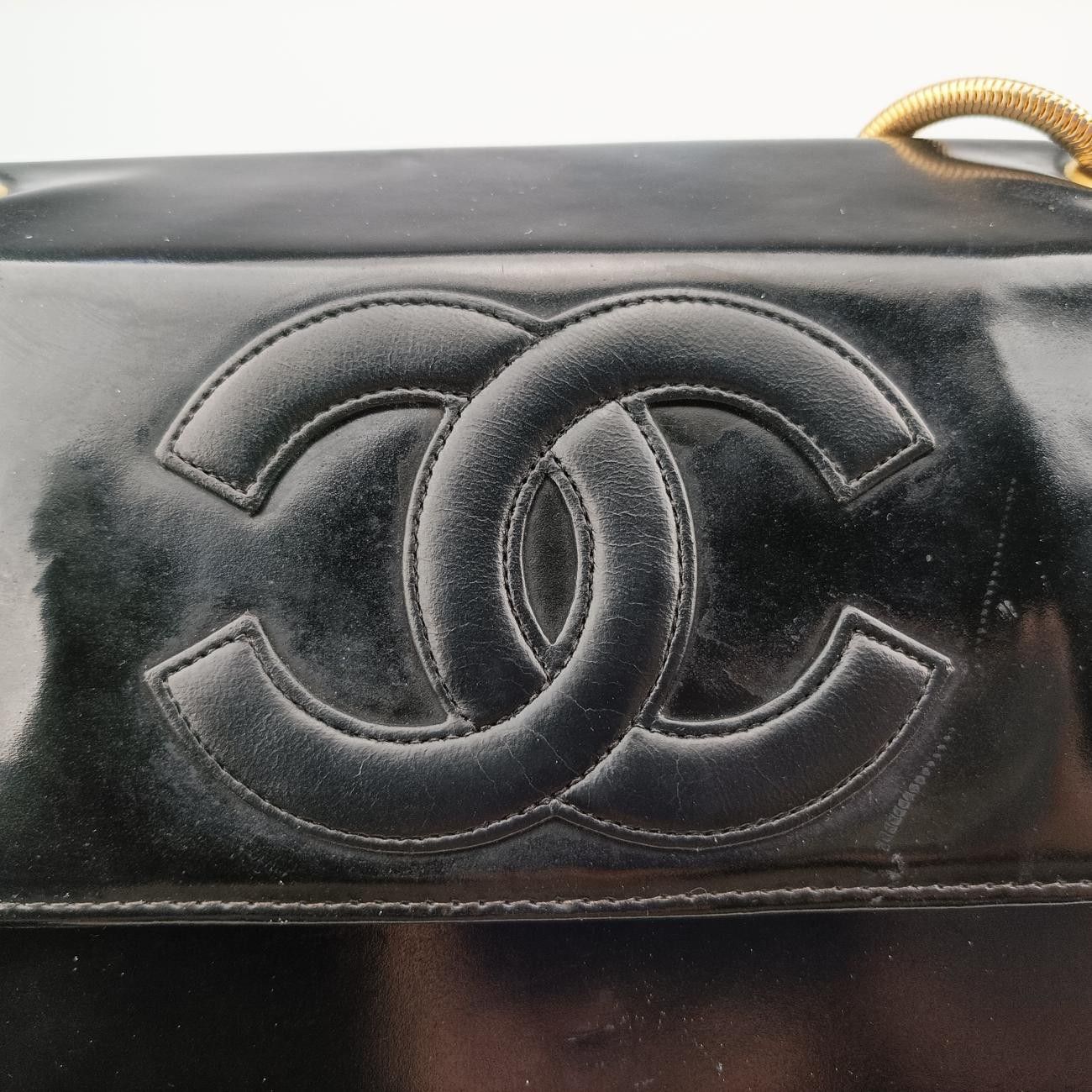 シャネルChanelCC スネークチェーン フラップCC スネークチェーン フラップ ブラック エナメル A08699 4850347 シャネルChanelCC スネークチェーン フラップ ブラック エナメル