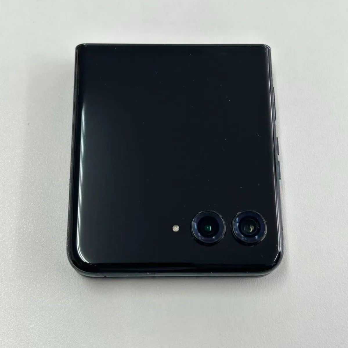 motorola razr 50 ultra ジャンク品 ミッドナイトブルー - メルカリ