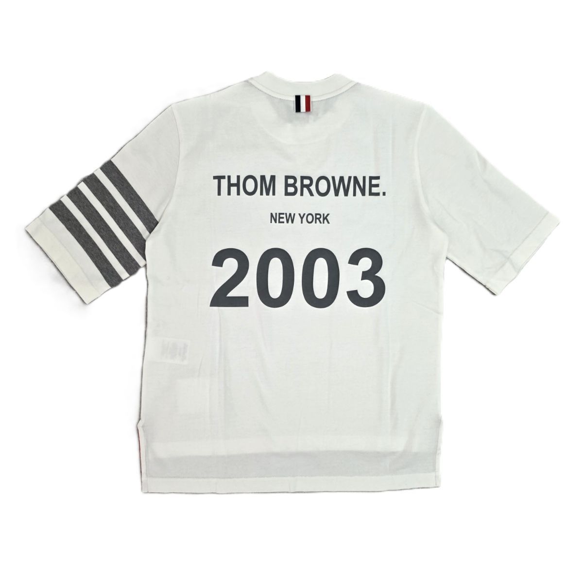 THOM BROWNE トムブラウン 2003 Tシャツ 42 グレー　M 祝・20周年。トム ブラウンが創業年の「2003」をあしらった限定