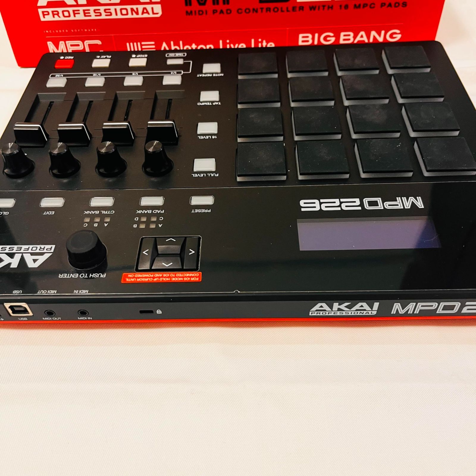 Akai Professional USB MIDIコントローラー MPD226 No2827 - メルカリ