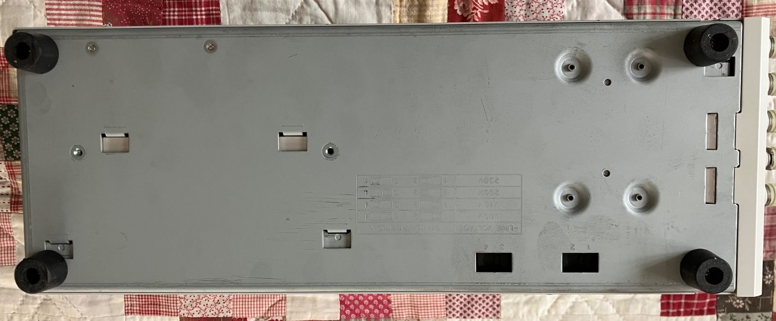 TEXIO PW18-1.8AQ 4出力直流安定化電源 ドロッパ方式による低ノイズ高